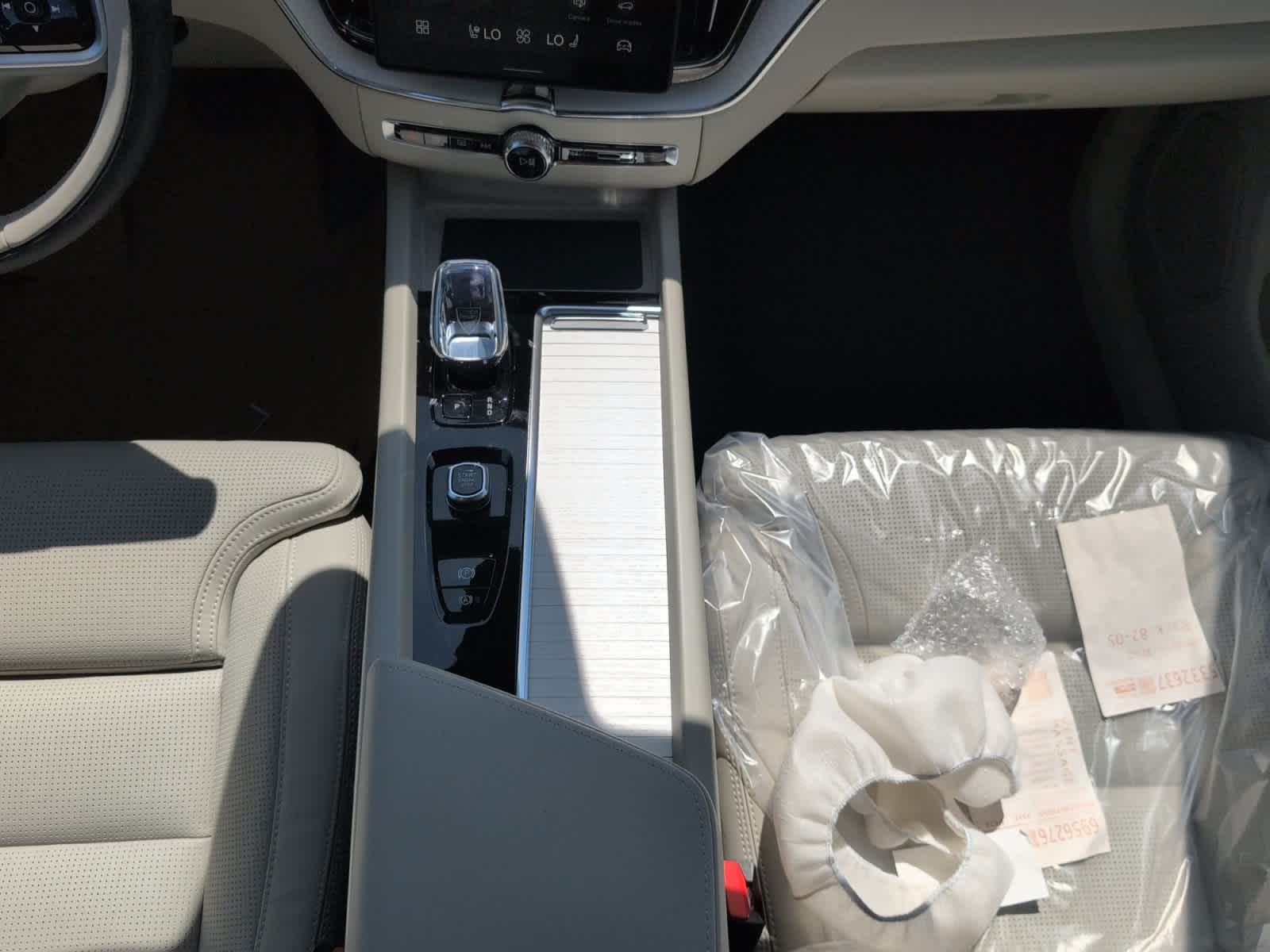 new 2026 Volvo XC60 car, priced at $63,935
