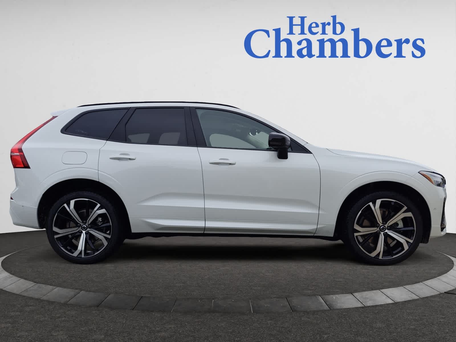 new 2025 Volvo XC60 plug-in hybrid car, priced at $71,490