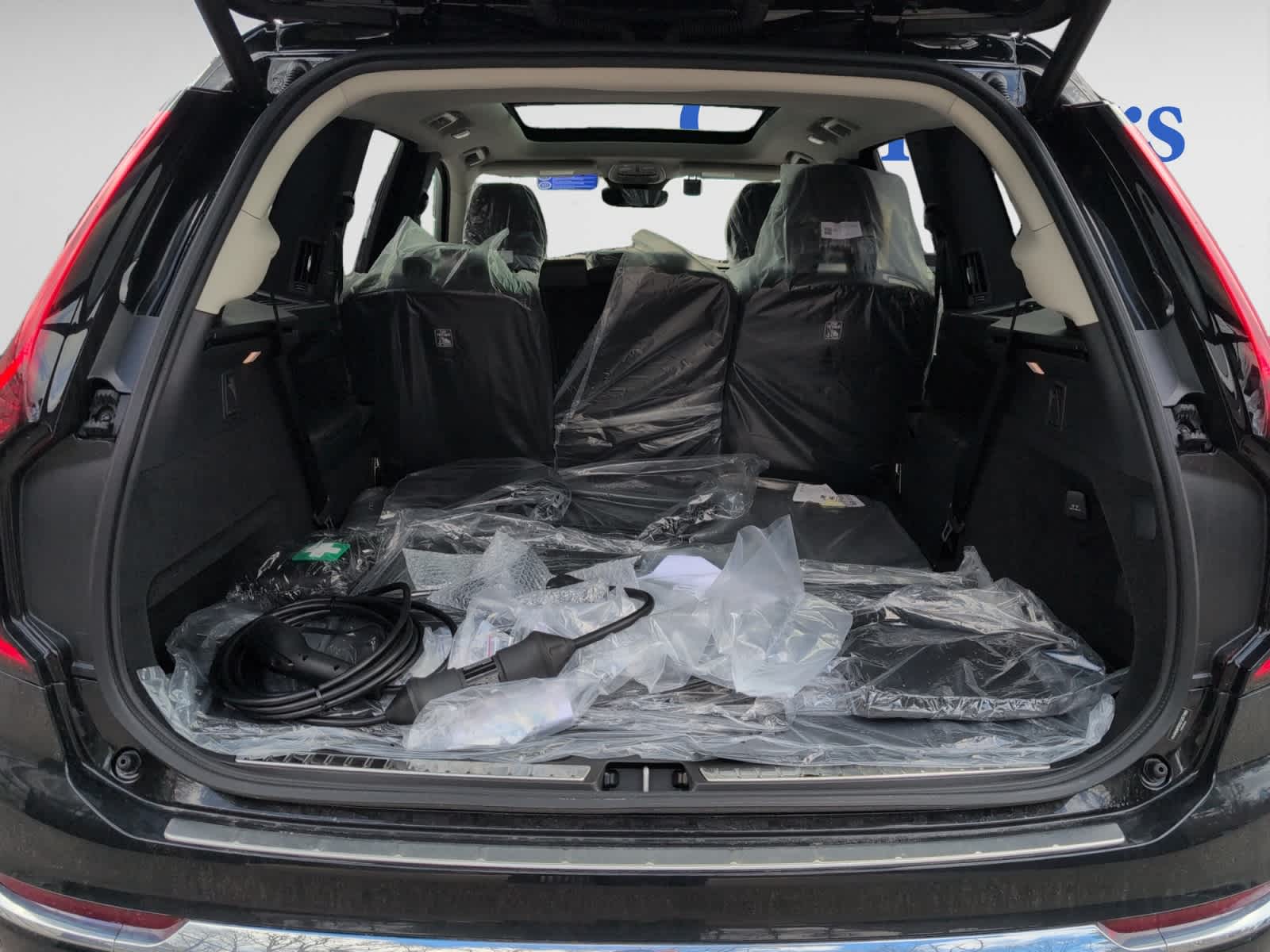 new 2025 Volvo XC90 plug-in hybrid car, priced at $78,805