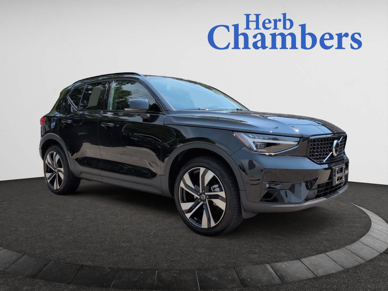 used 2024 Volvo XC40 B5 A ULT car, priced at $43,998