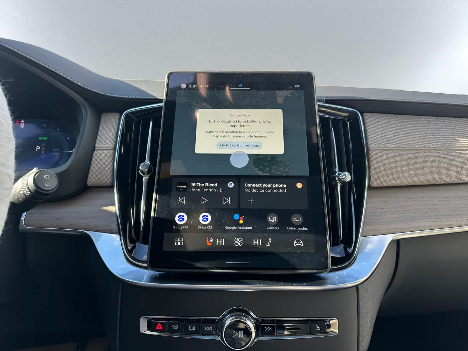 new 2025 Volvo XC90 plug-in hybrid car, priced at $76,755
