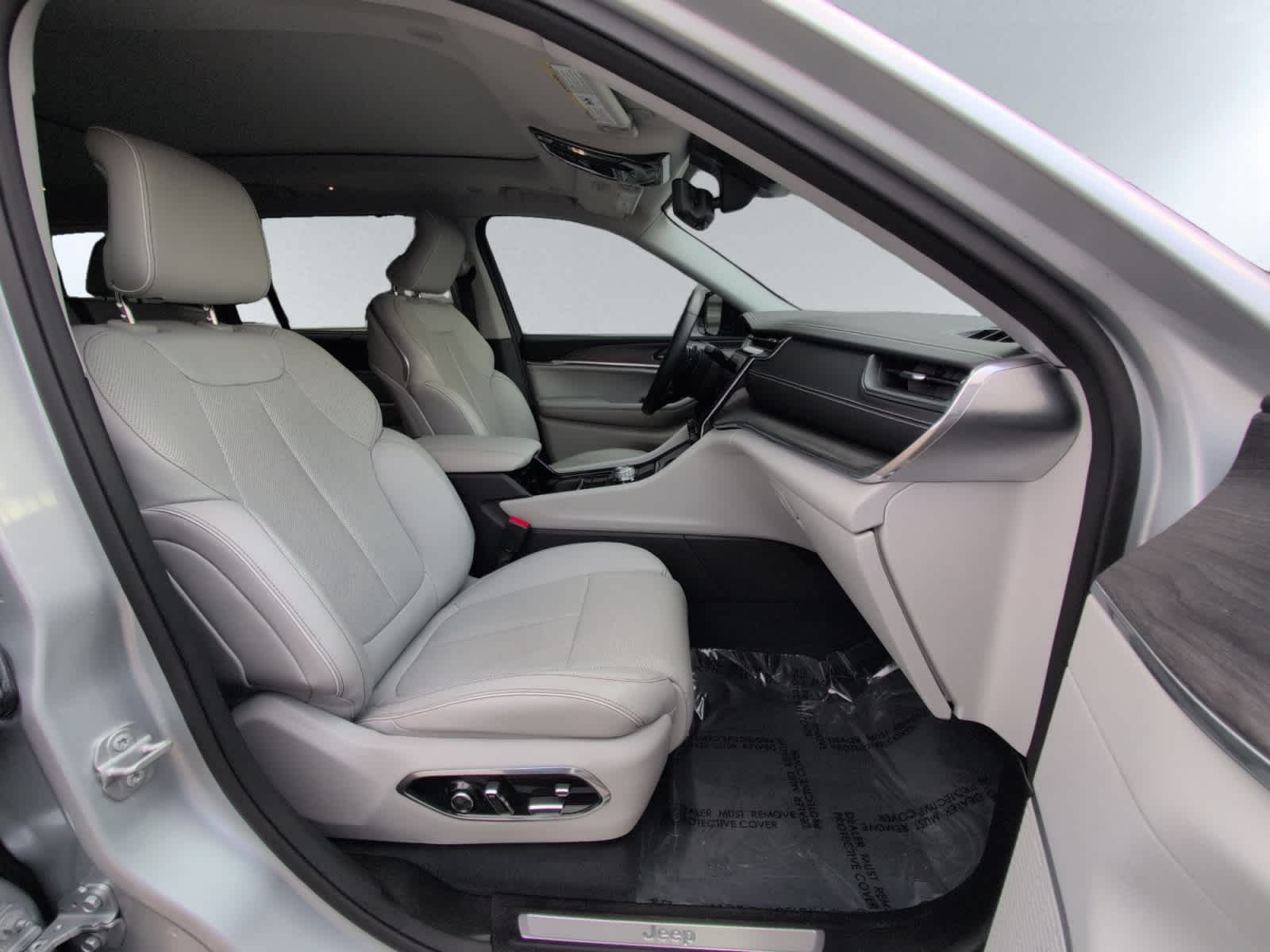 used 2023 Jeep Grand Cherokee car, priced at $41,998