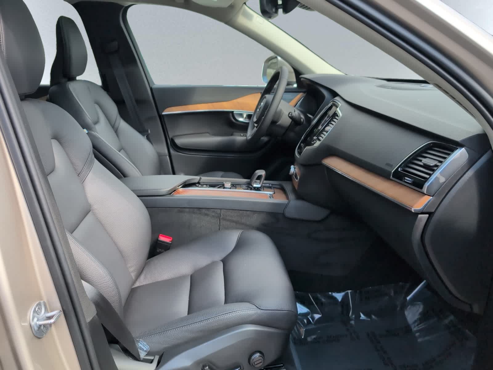 used 2024 Volvo XC90 car, priced at $50,497