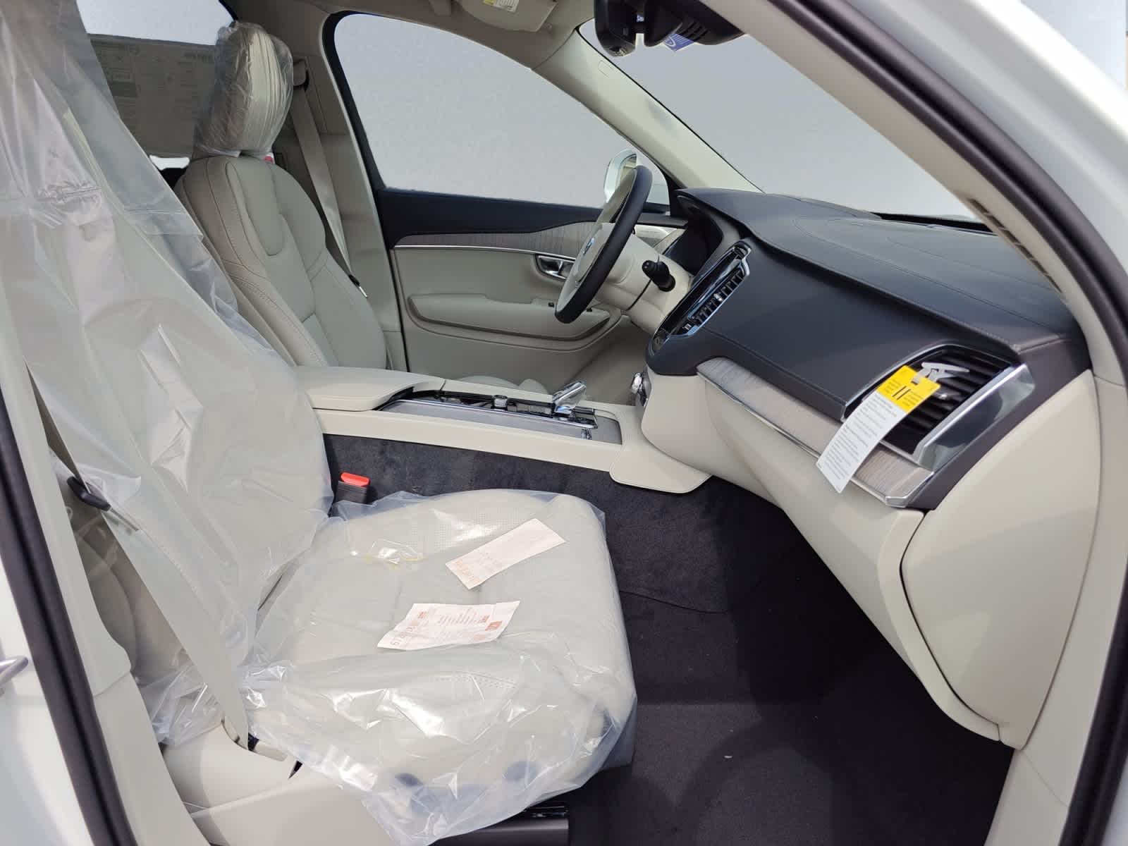 new 2025 Volvo XC90 plug-in hybrid car, priced at $82,155