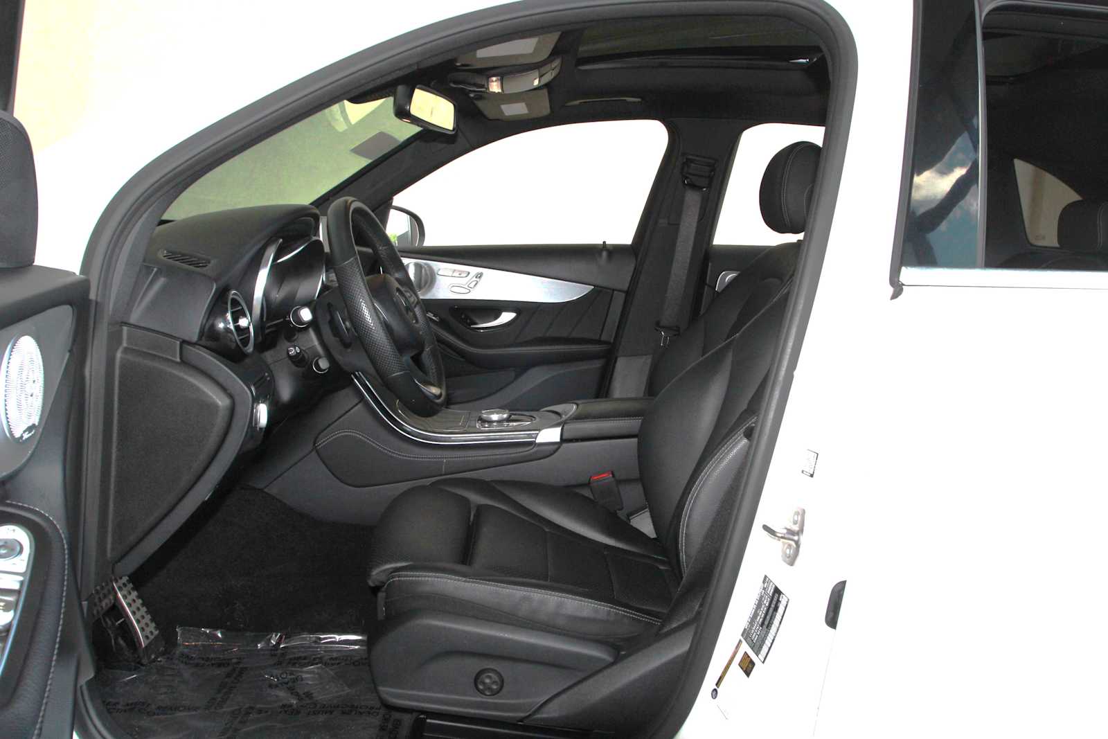 used 2019 Mercedes-Benz GLC 300 car, priced at $24,998