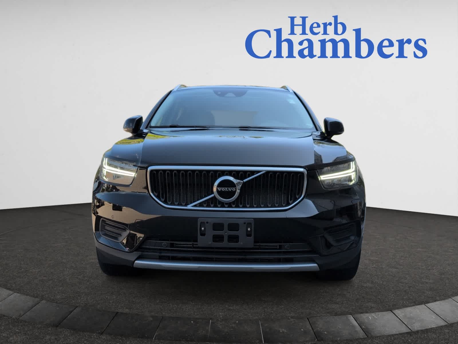used 2020 Volvo XC40 car, priced at $24,998