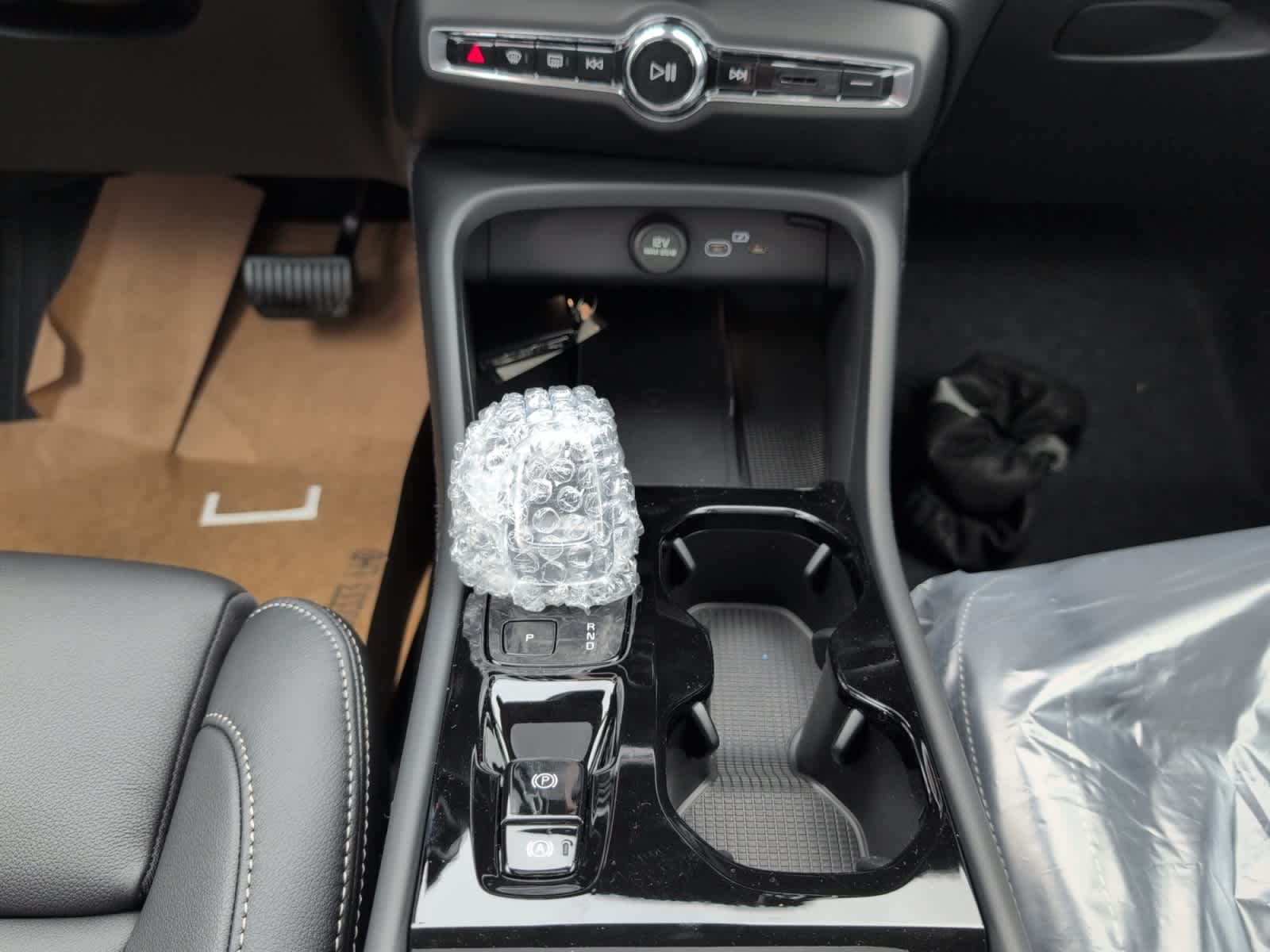 new 2026 Volvo XC40 car, priced at $50,150
