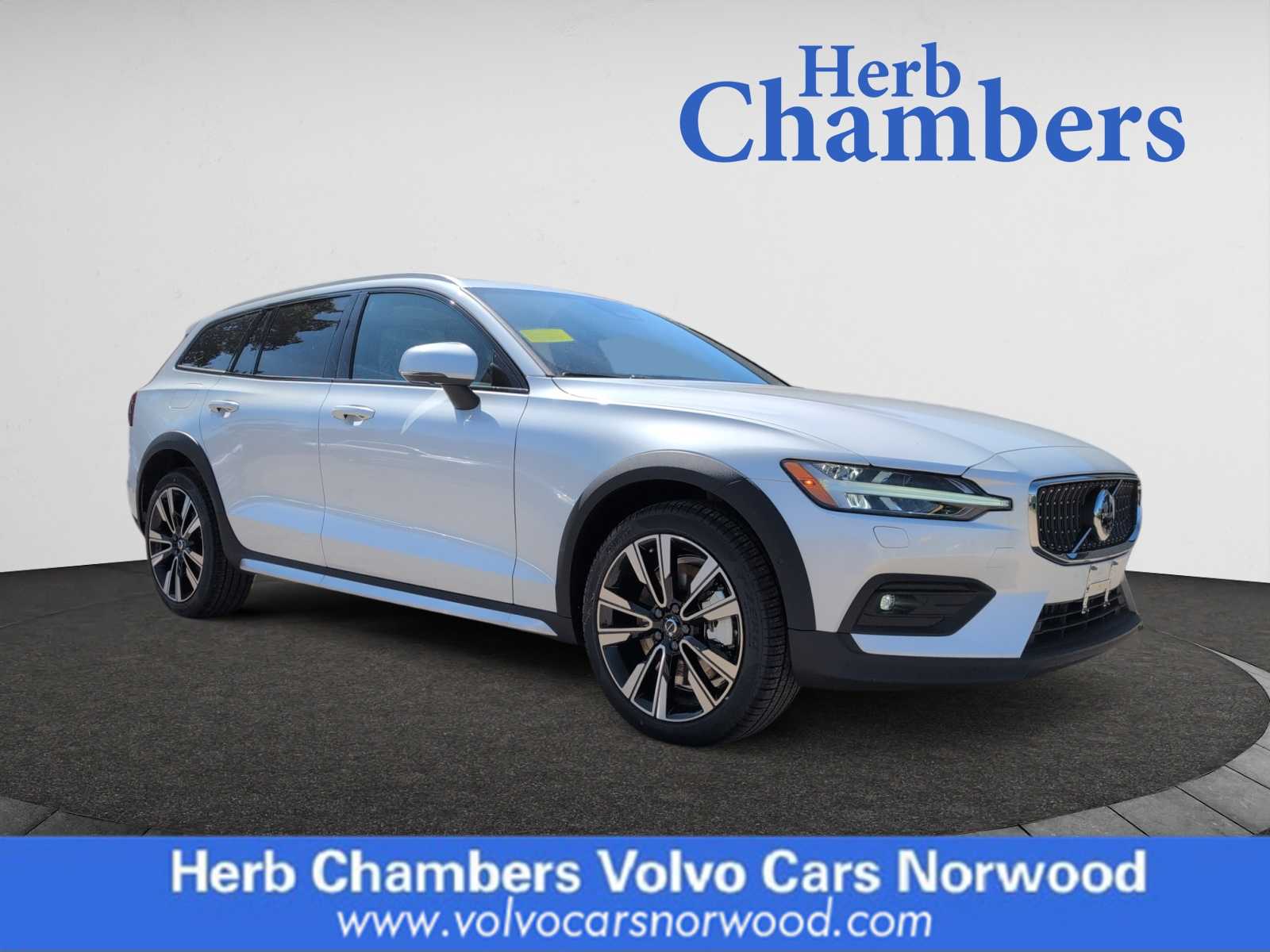 new 2025 Volvo V60 Cross Country car, priced at $58,505