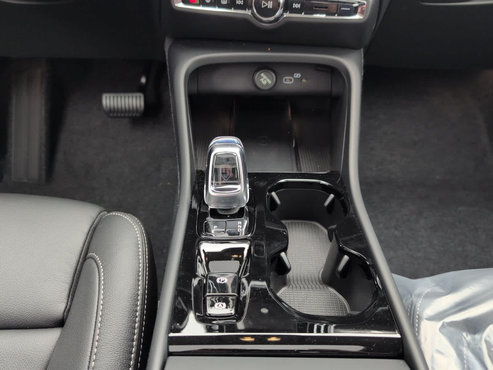 new 2026 Volvo XC40 car, priced at $53,525