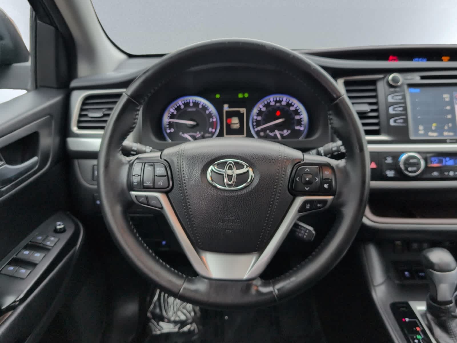 used 2017 Toyota Highlander car, priced at $18,998