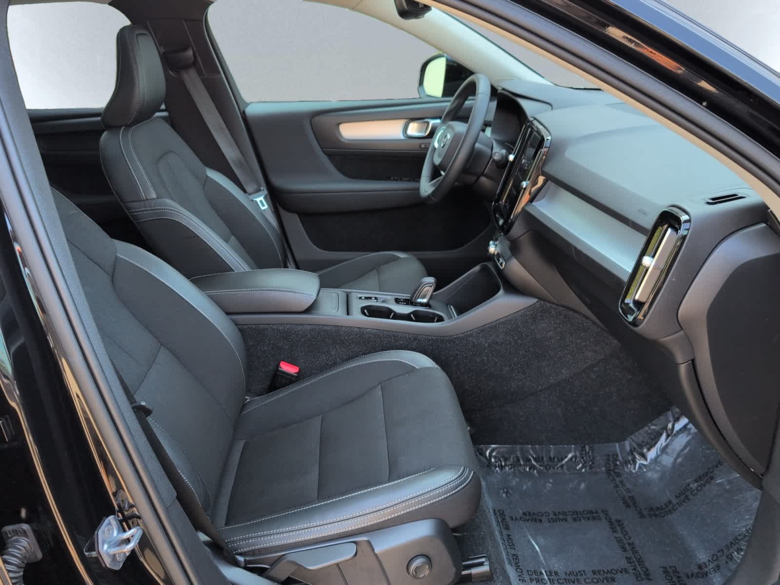 used 2020 Volvo XC40 car, priced at $24,998