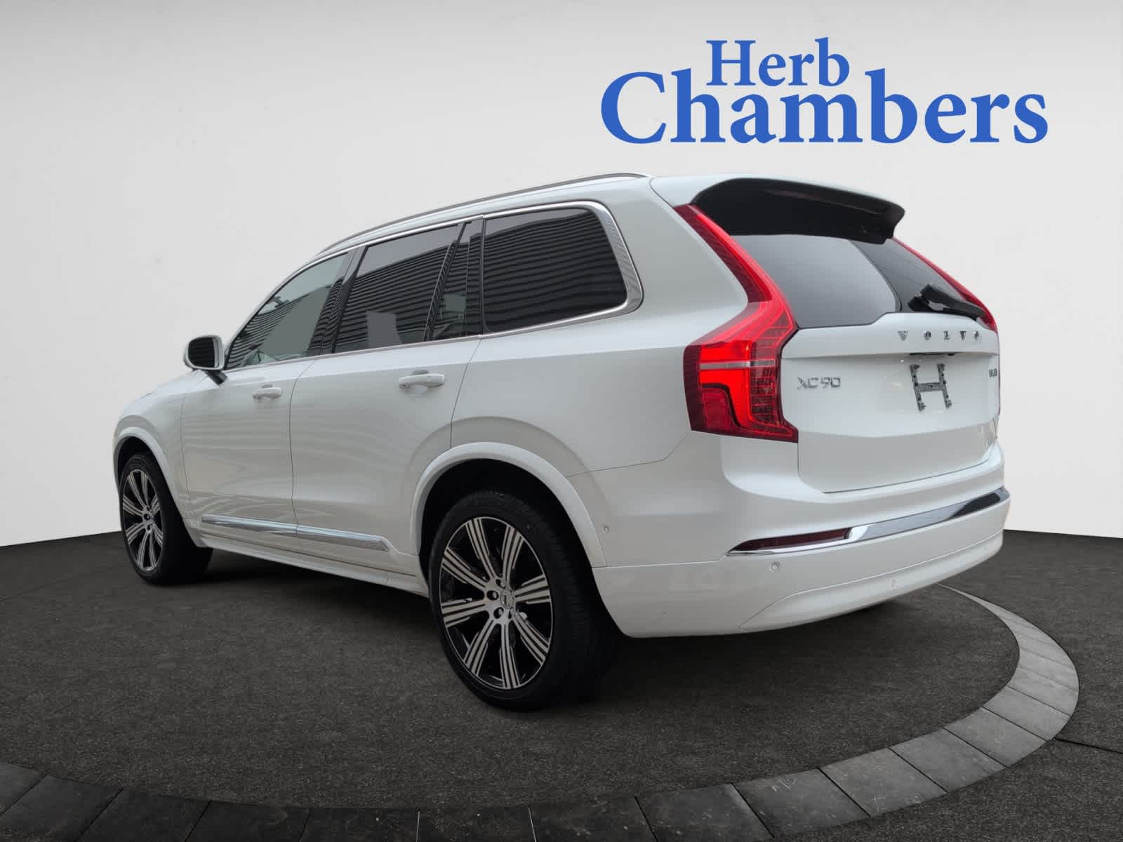 used 2024 Volvo XC90 B6 A7 ULT car, priced at $55,998