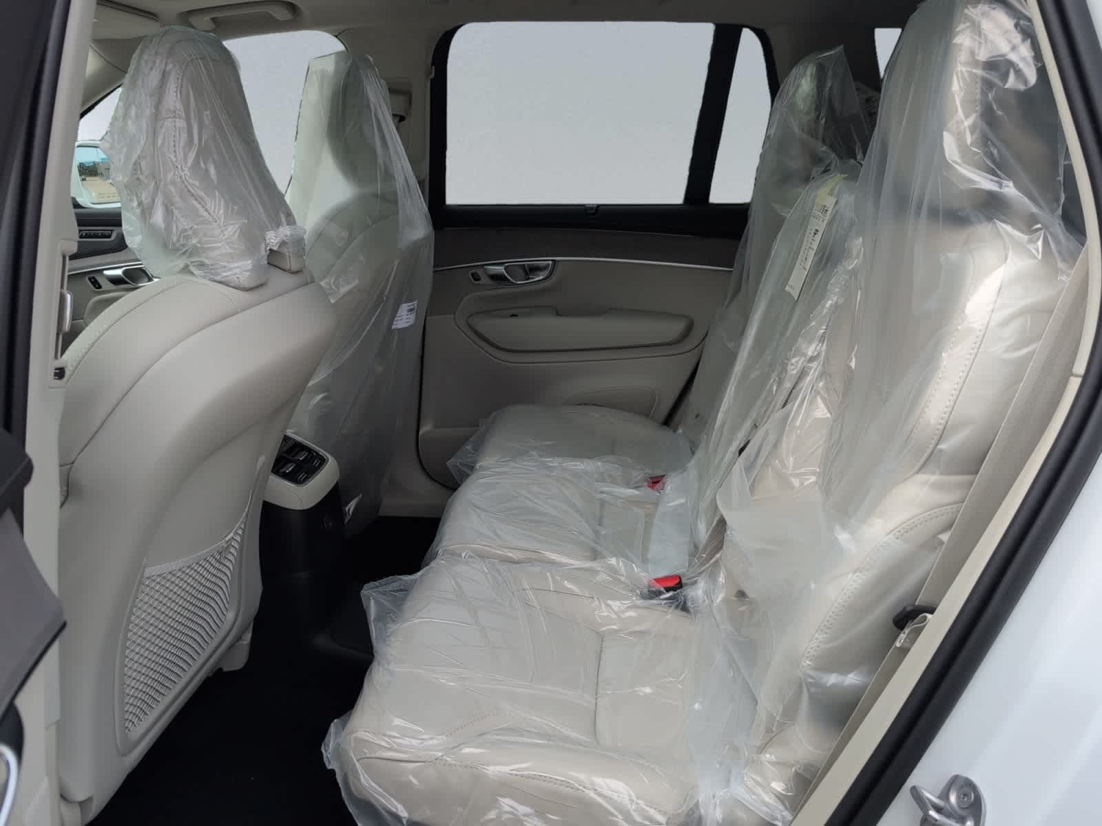 new 2026 Volvo XC90 plug-in hybrid car, priced at $85,625