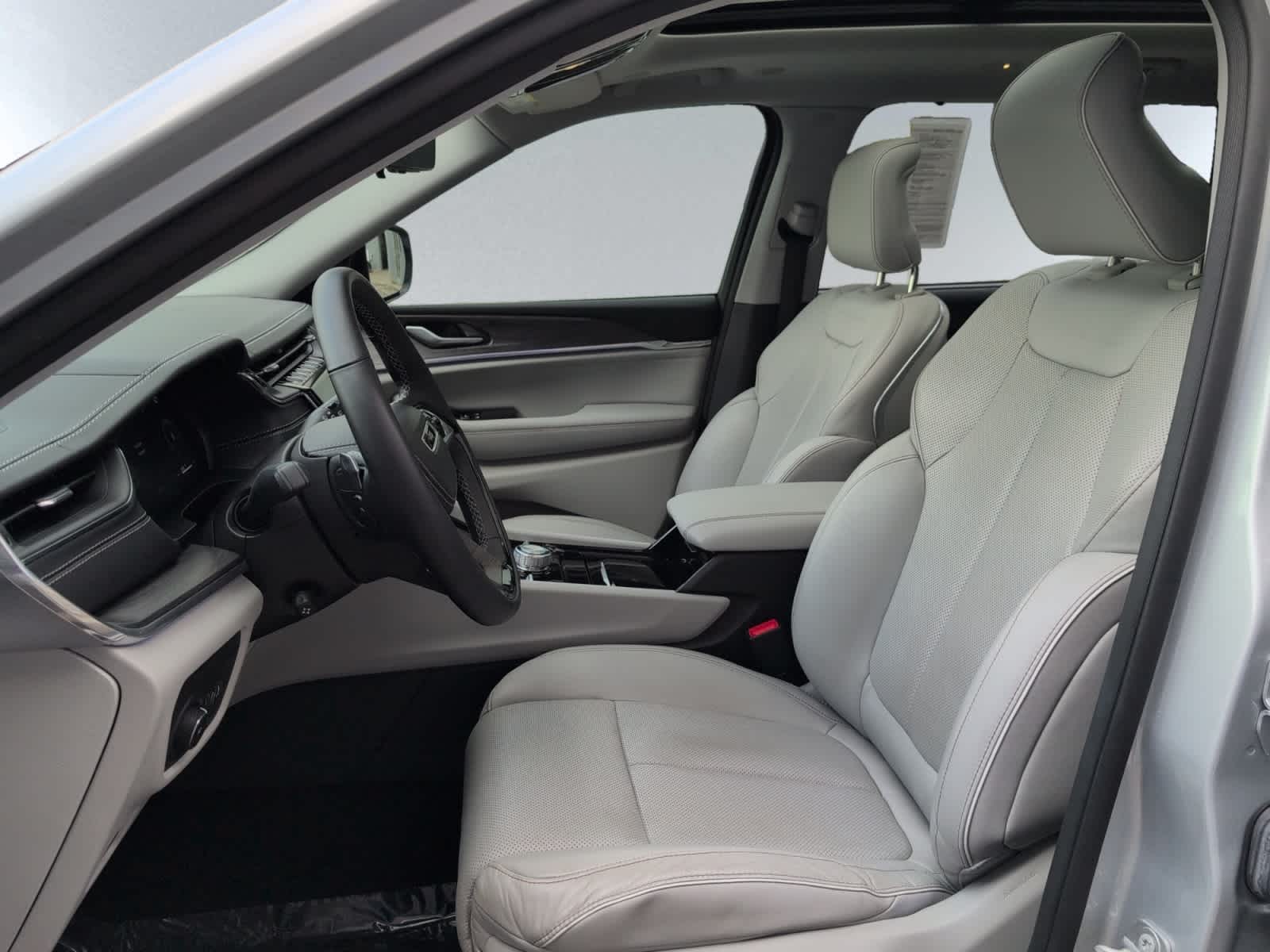used 2023 Jeep Grand Cherokee car, priced at $41,998
