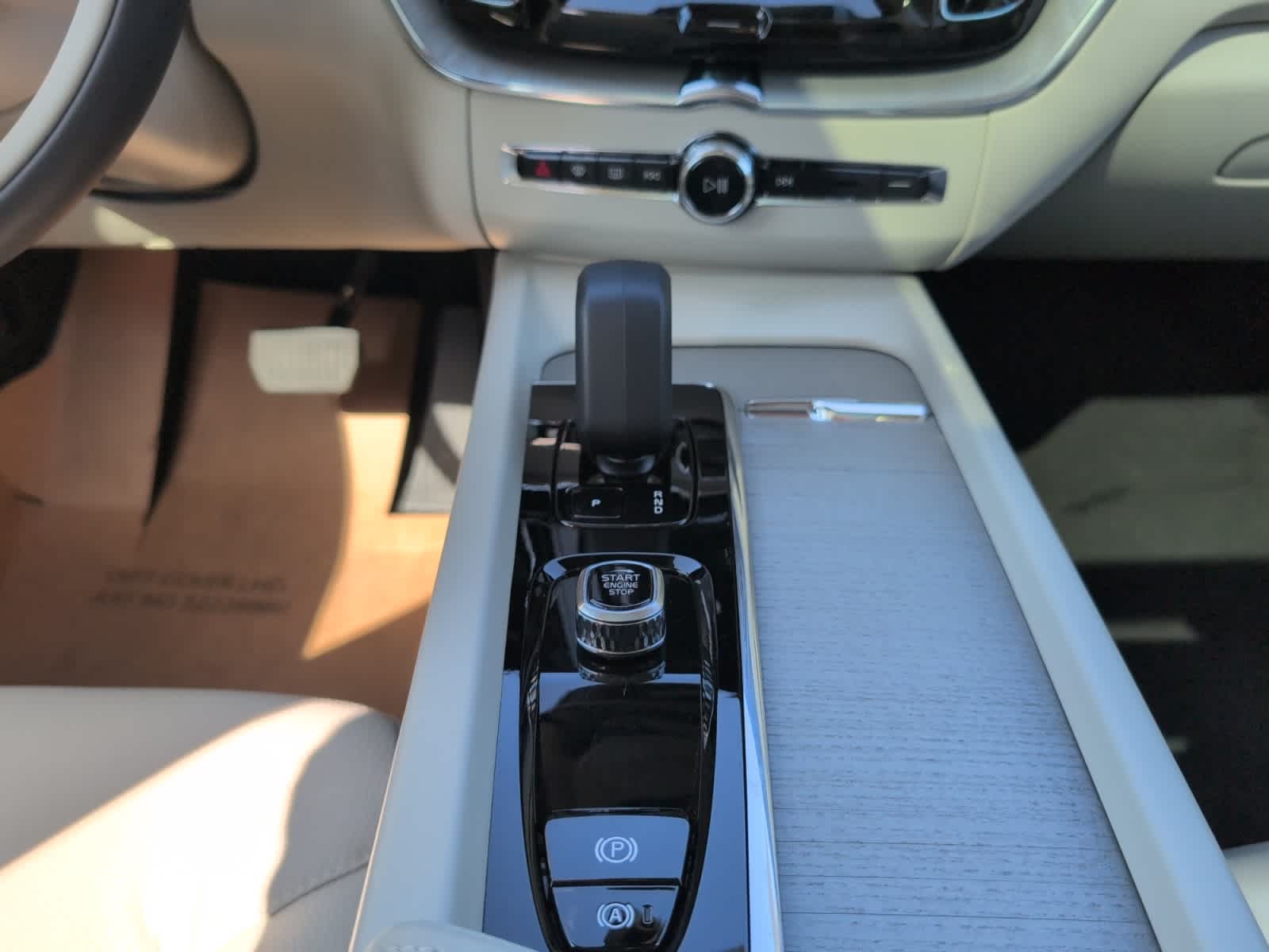 used 2025 Volvo XC60 plug-in hybrid car, priced at $54,998