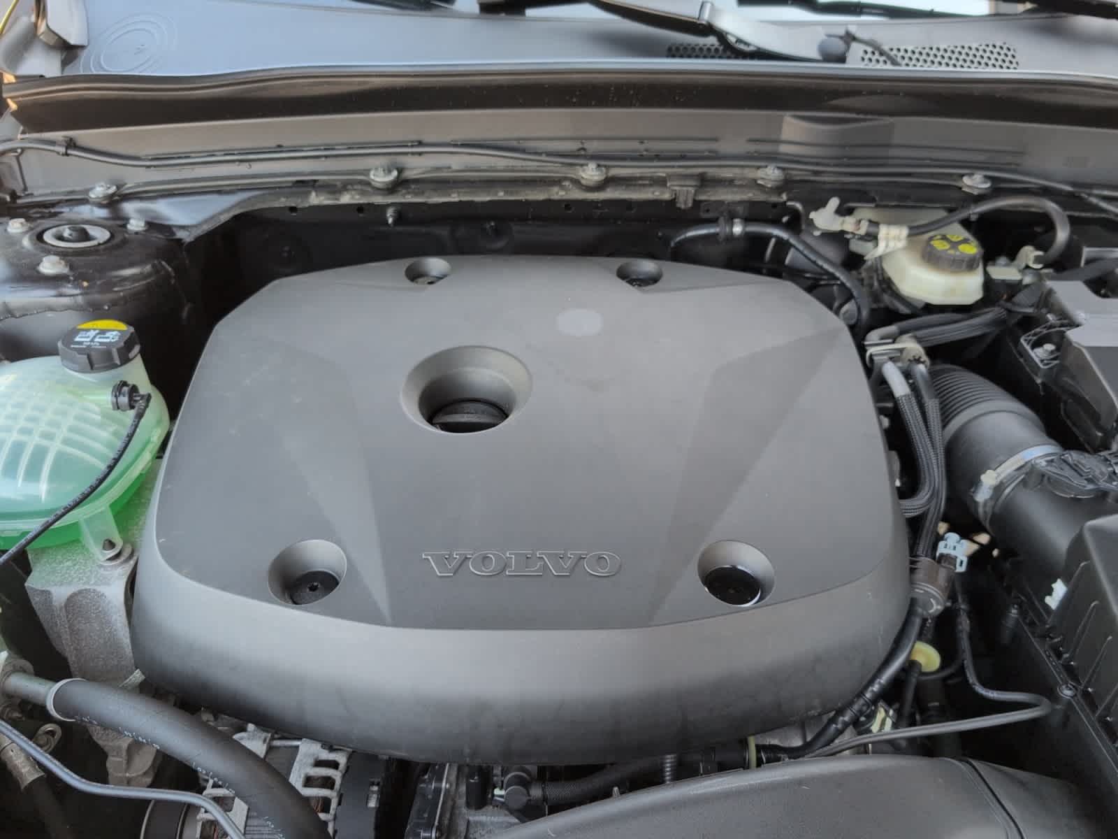 used 2020 Volvo XC40 car, priced at $24,998