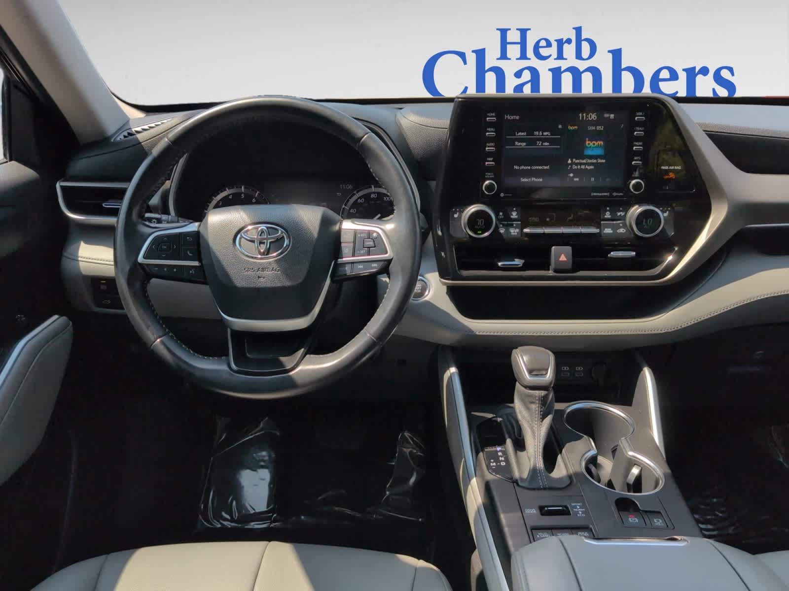 used 2022 Toyota Highlander car, priced at $36,998