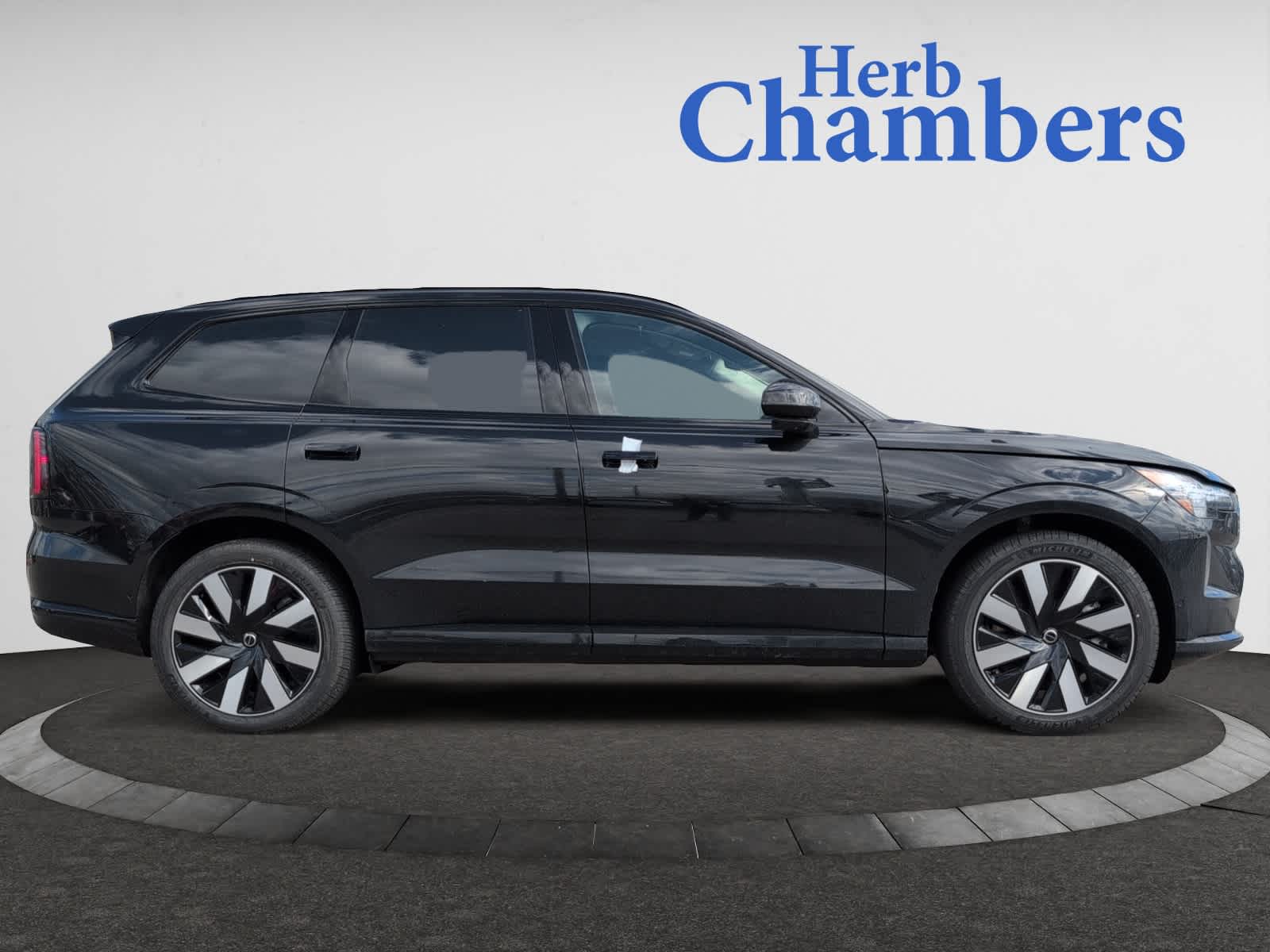 new 2025 Volvo EX90 car, priced at $85,640