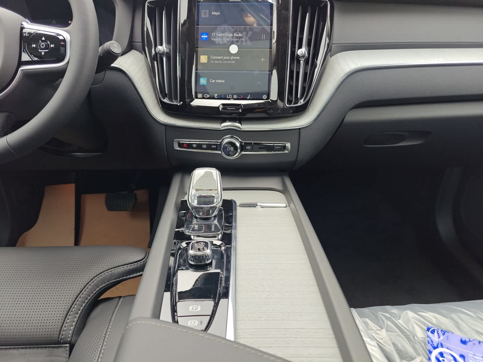 new 2025 Volvo XC60 plug-in hybrid car, priced at $71,490