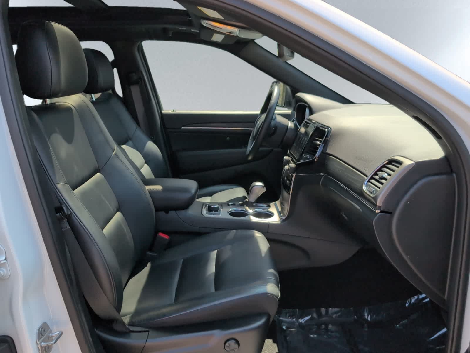 used 2021 Jeep Grand Cherokee car, priced at $28,998