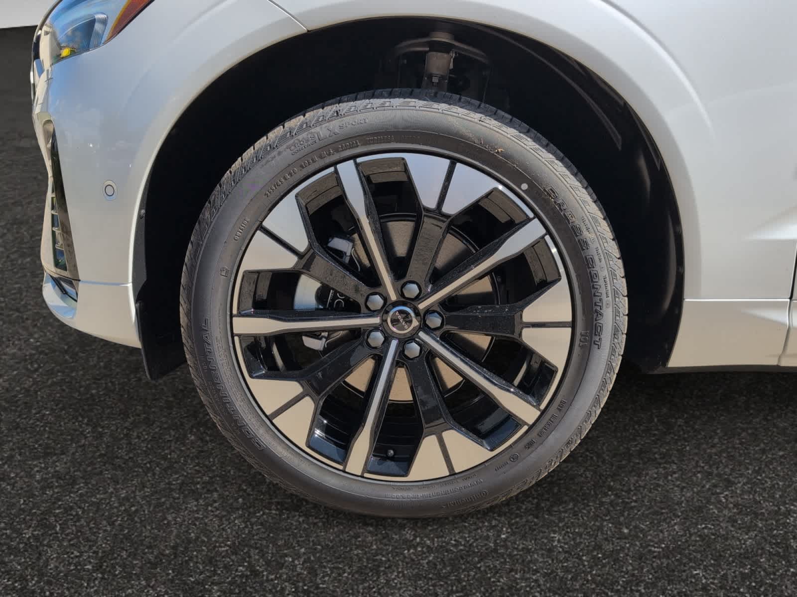 new 2026 Volvo XC60 car, priced at $57,575
