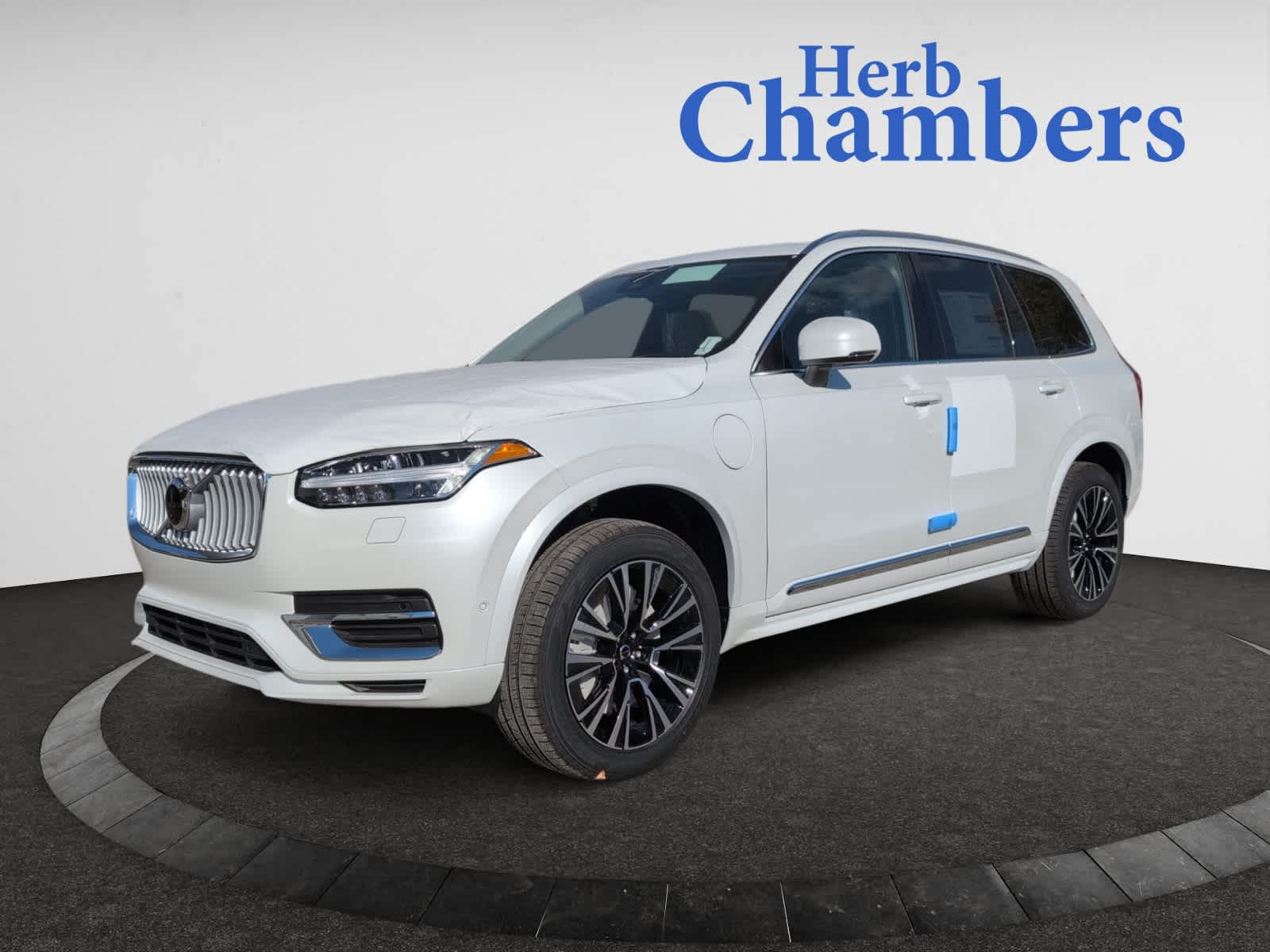 new 2025 Volvo XC90 plug-in hybrid car, priced at $76,875