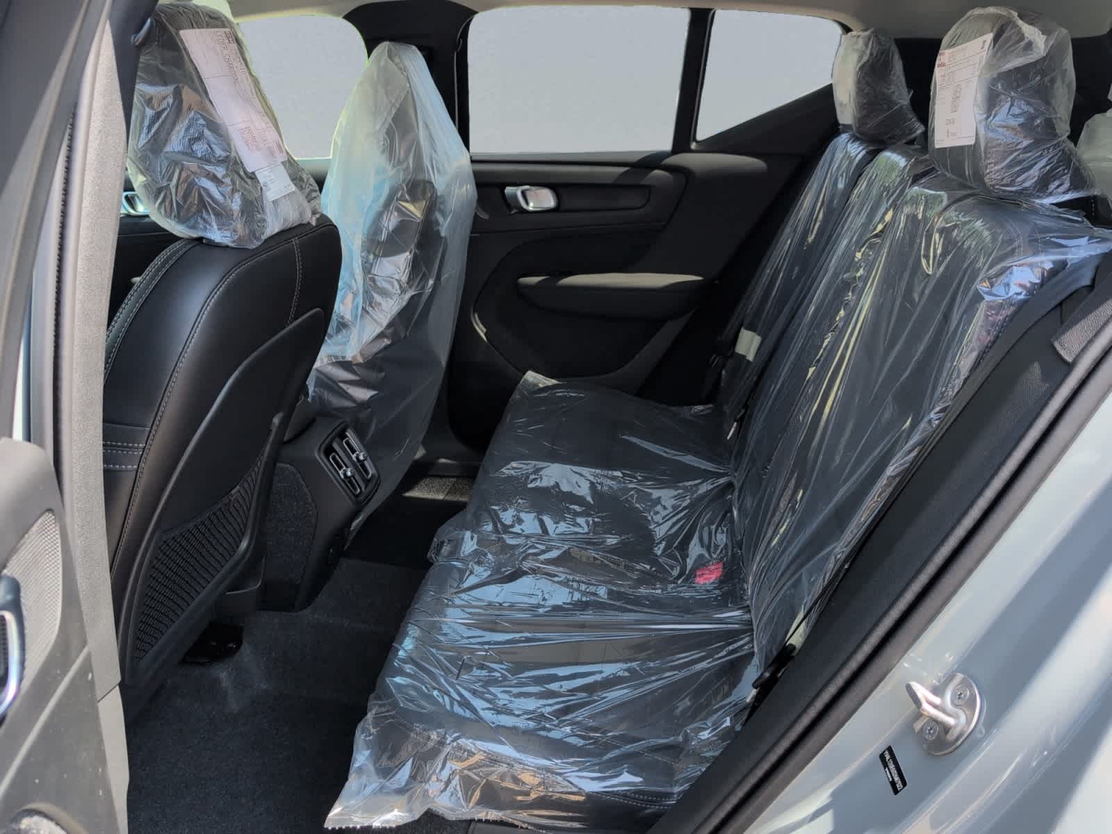 new 2025 Volvo XC40 car, priced at $49,810