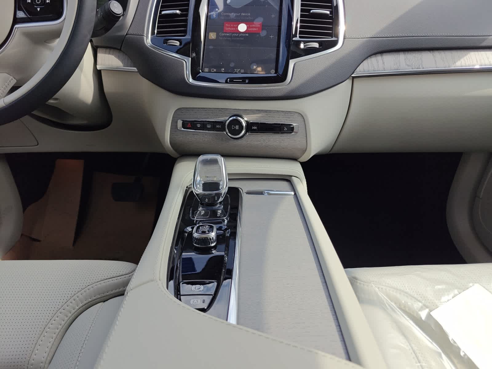 new 2025 Volvo XC90 plug-in hybrid car, priced at $82,155