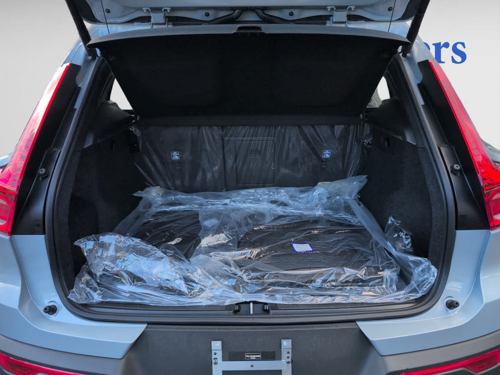 new 2025 Volvo XC40 car, priced at $46,015