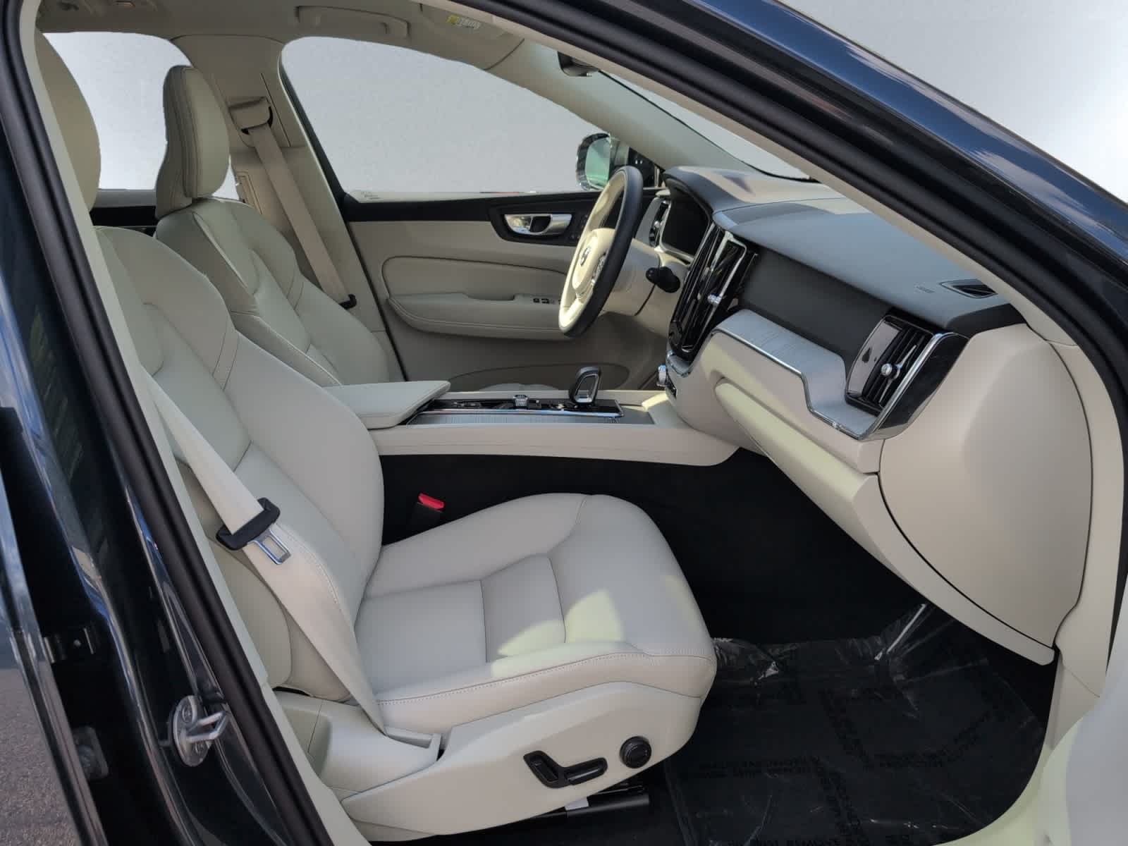 used 2025 Volvo XC60 plug-in hybrid car, priced at $54,998