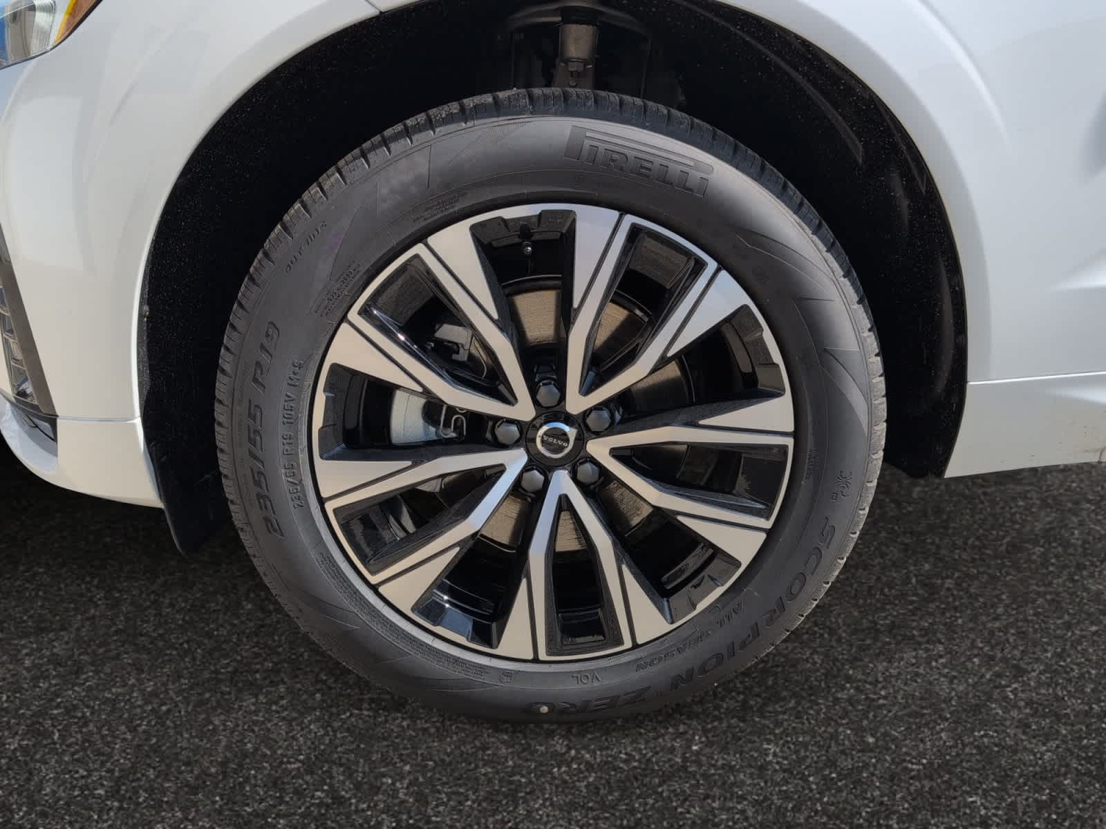 new 2025 Volvo XC60 car, priced at $51,055