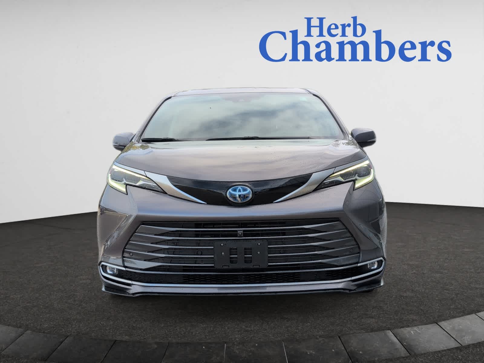 used 2022 Toyota Sienna car, priced at $45,498