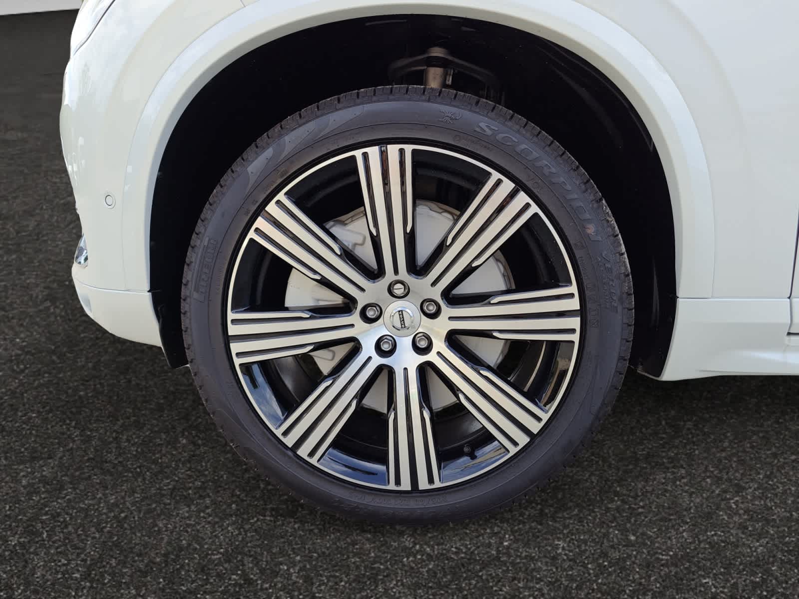 new 2025 Volvo XC90 plug-in hybrid car, priced at $82,155