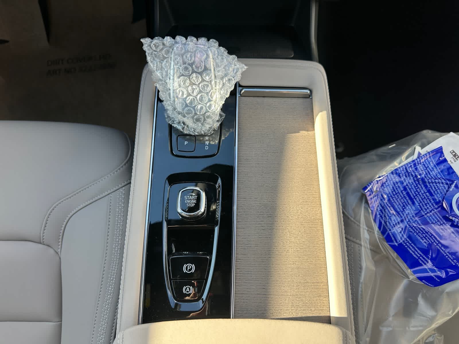 new 2025 Volvo XC90 plug-in hybrid car, priced at $76,755