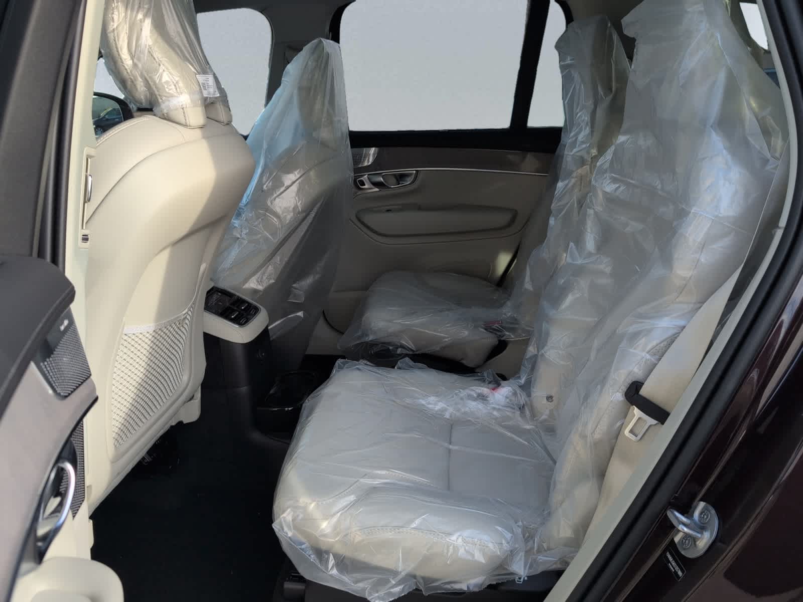 new 2025 Volvo XC90 plug-in hybrid car, priced at $85,695