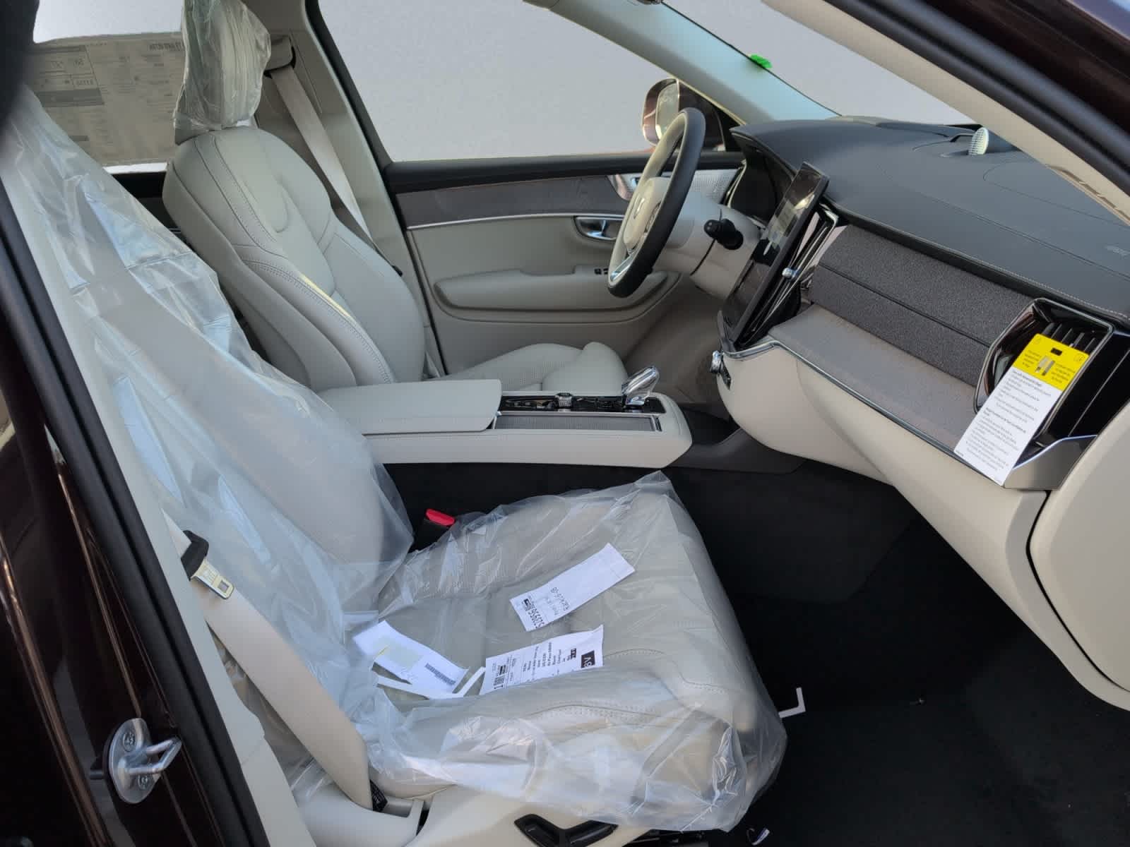 new 2025 Volvo XC90 plug-in hybrid car, priced at $85,695