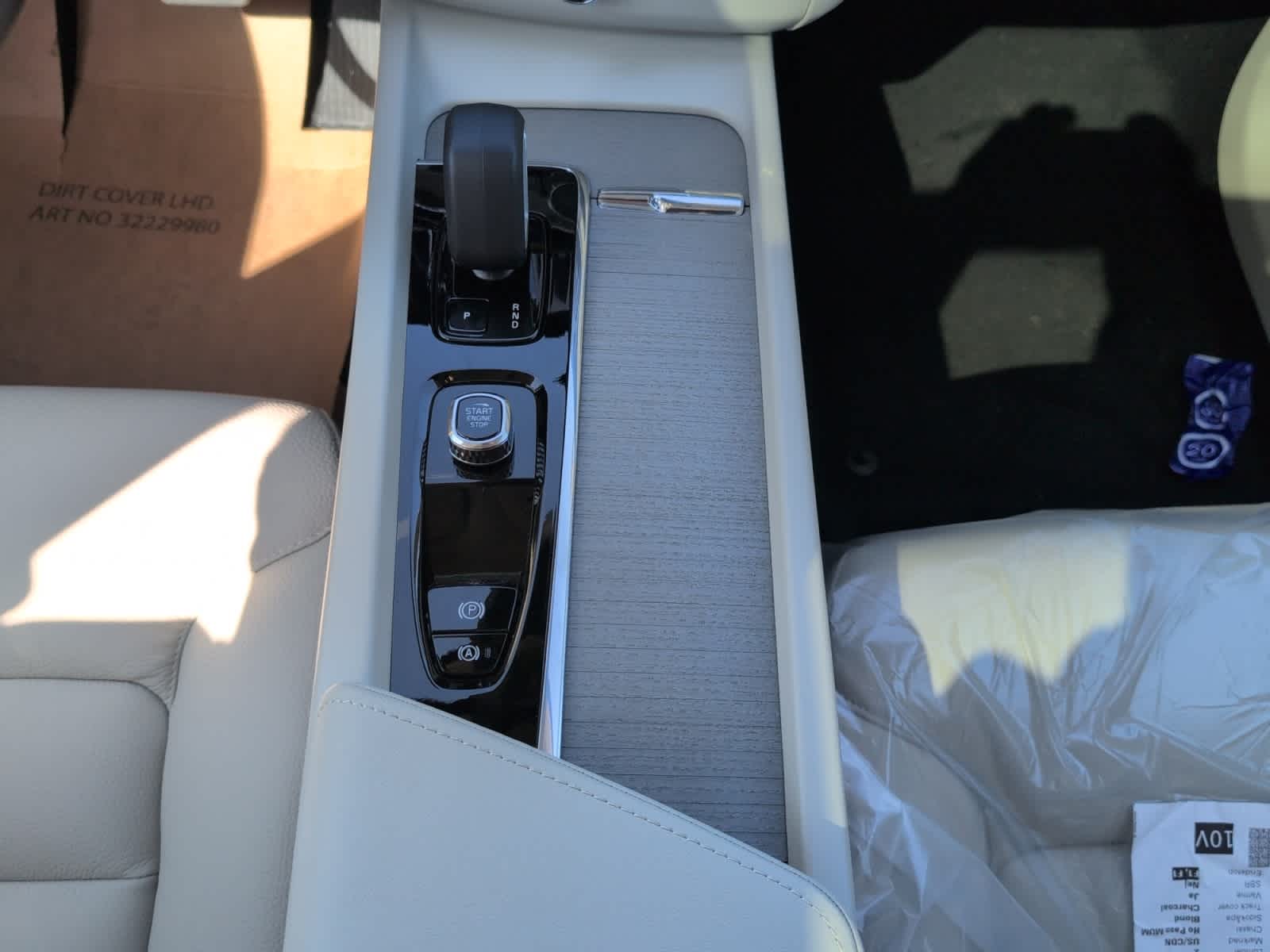 used 2025 Volvo XC60 plug-in hybrid car, priced at $54,998