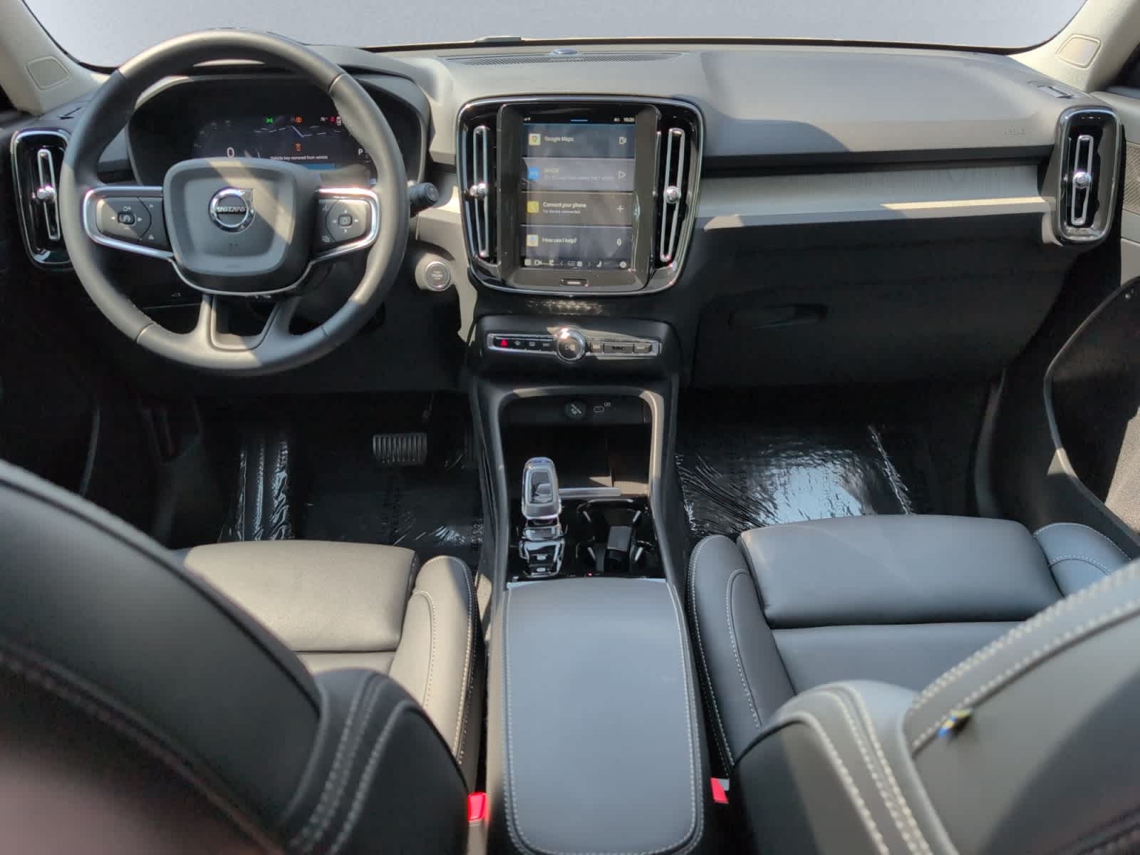 used 2024 Volvo XC40 B5 A ULT car, priced at $42,998