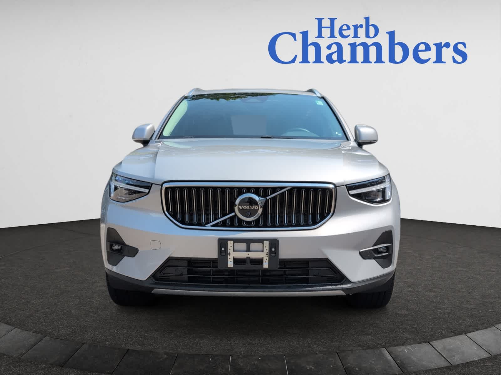 used 2024 Volvo XC40 B5 A ULT car, priced at $42,998