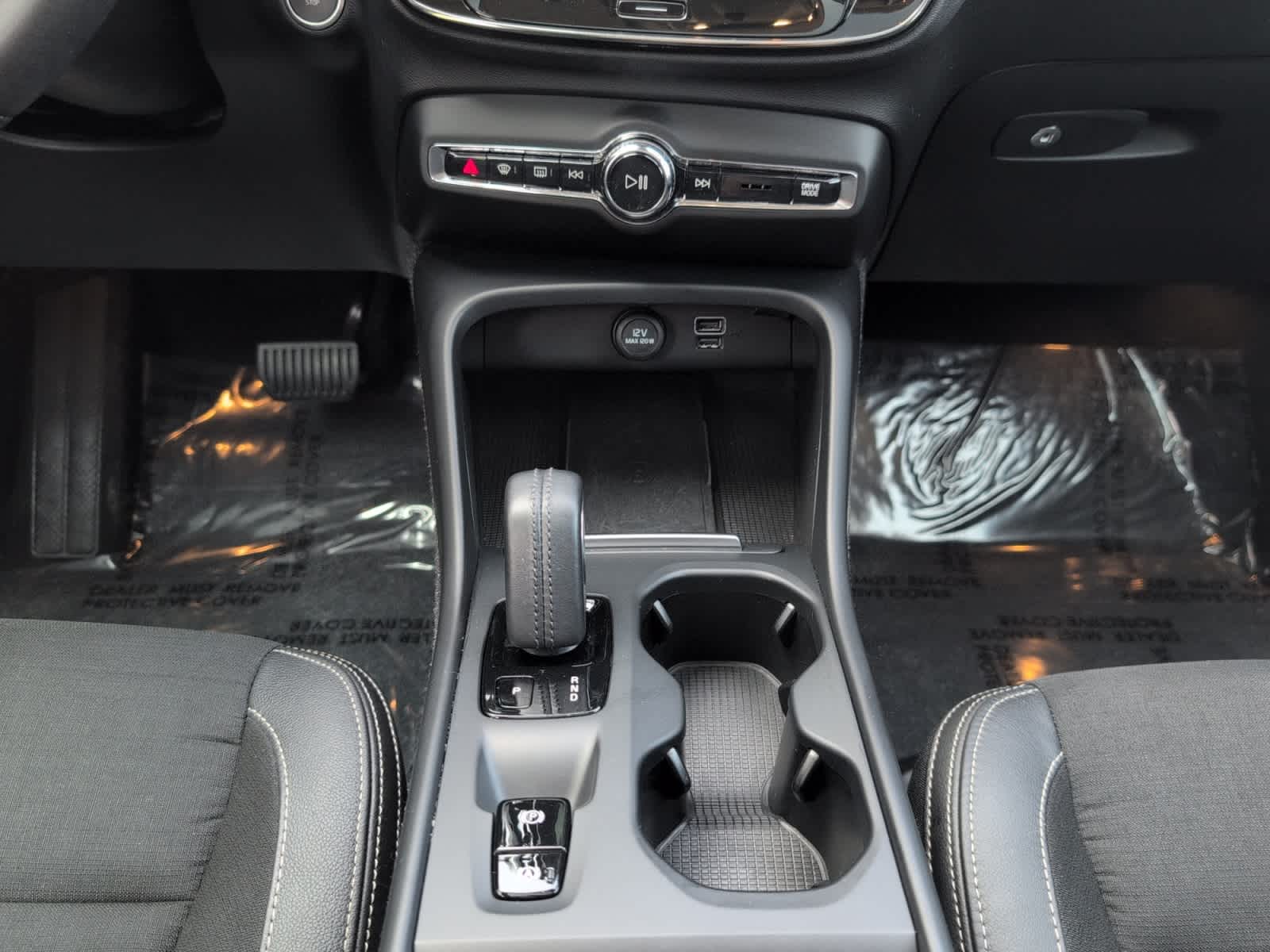 used 2020 Volvo XC40 car, priced at $24,998