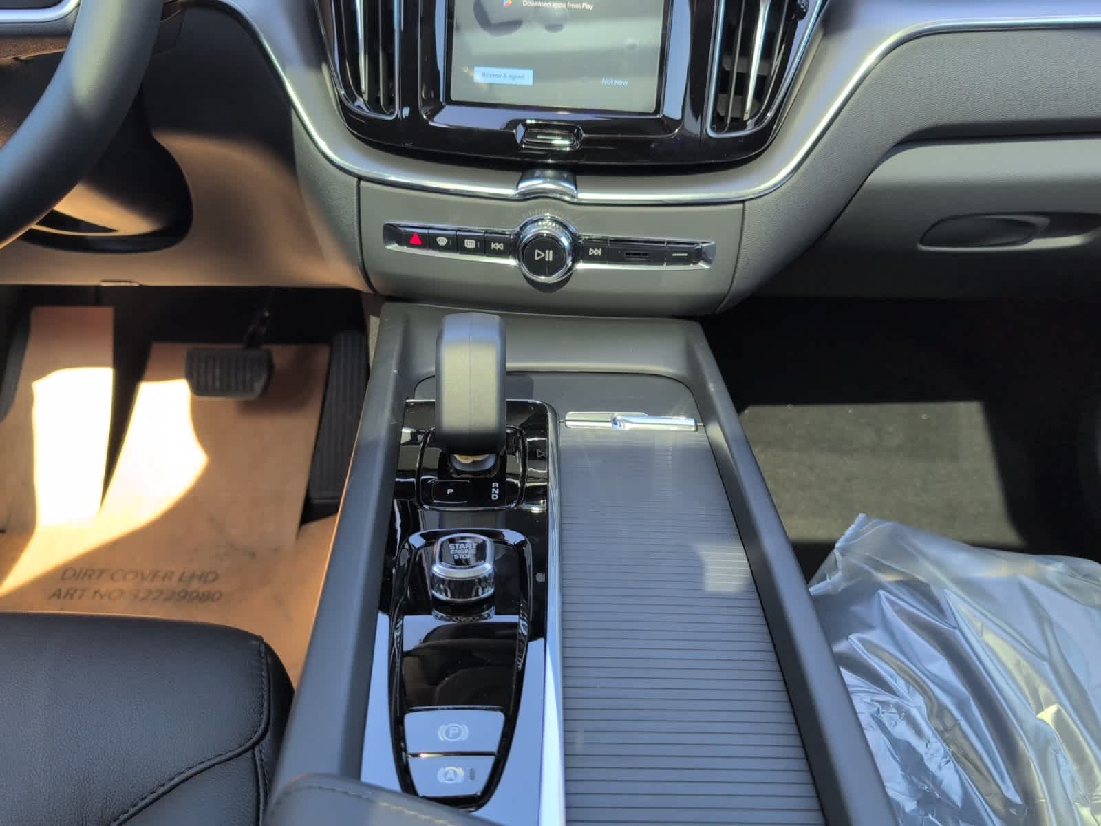 new 2025 Volvo XC60 car, priced at $51,055