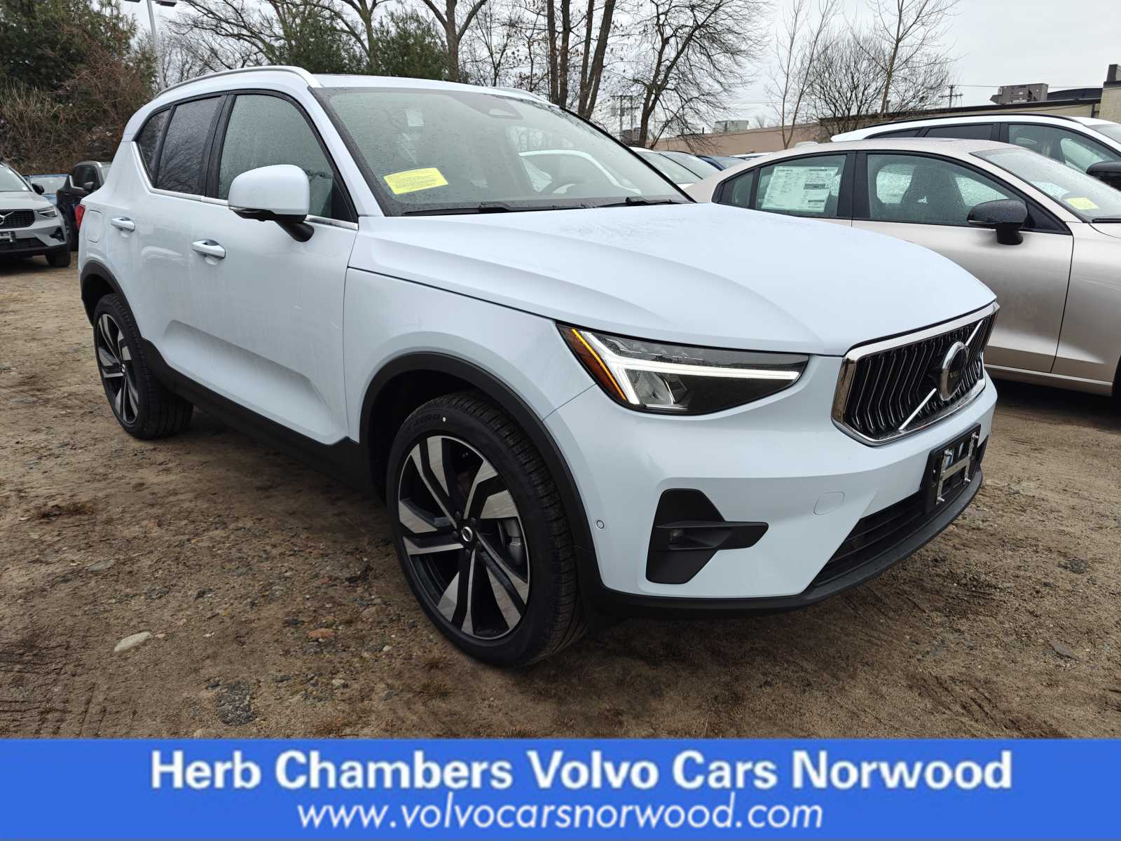 used 2024 Volvo XC40 car, priced at $41,998
