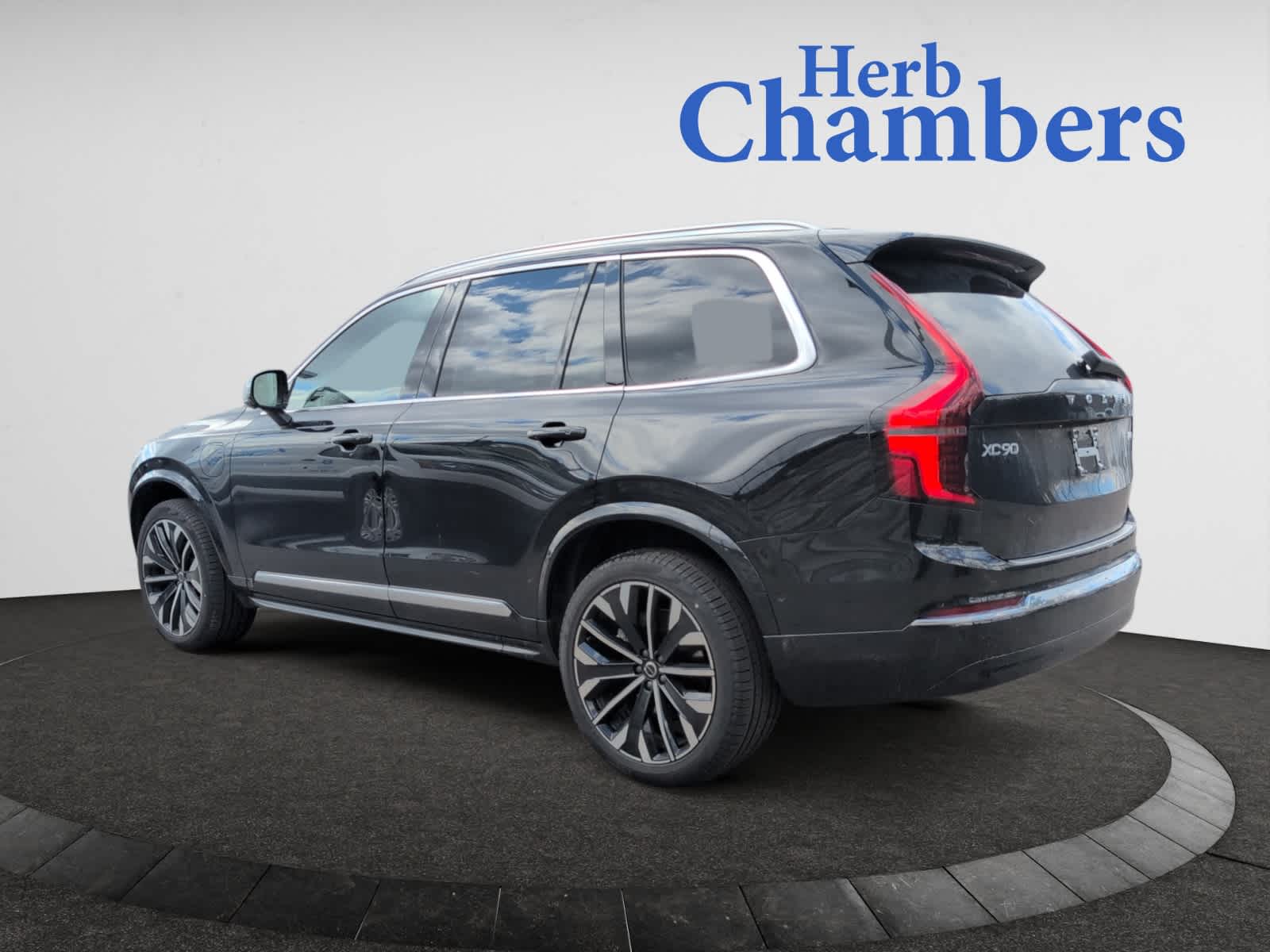 new 2025 Volvo XC90 plug-in hybrid car, priced at $78,805