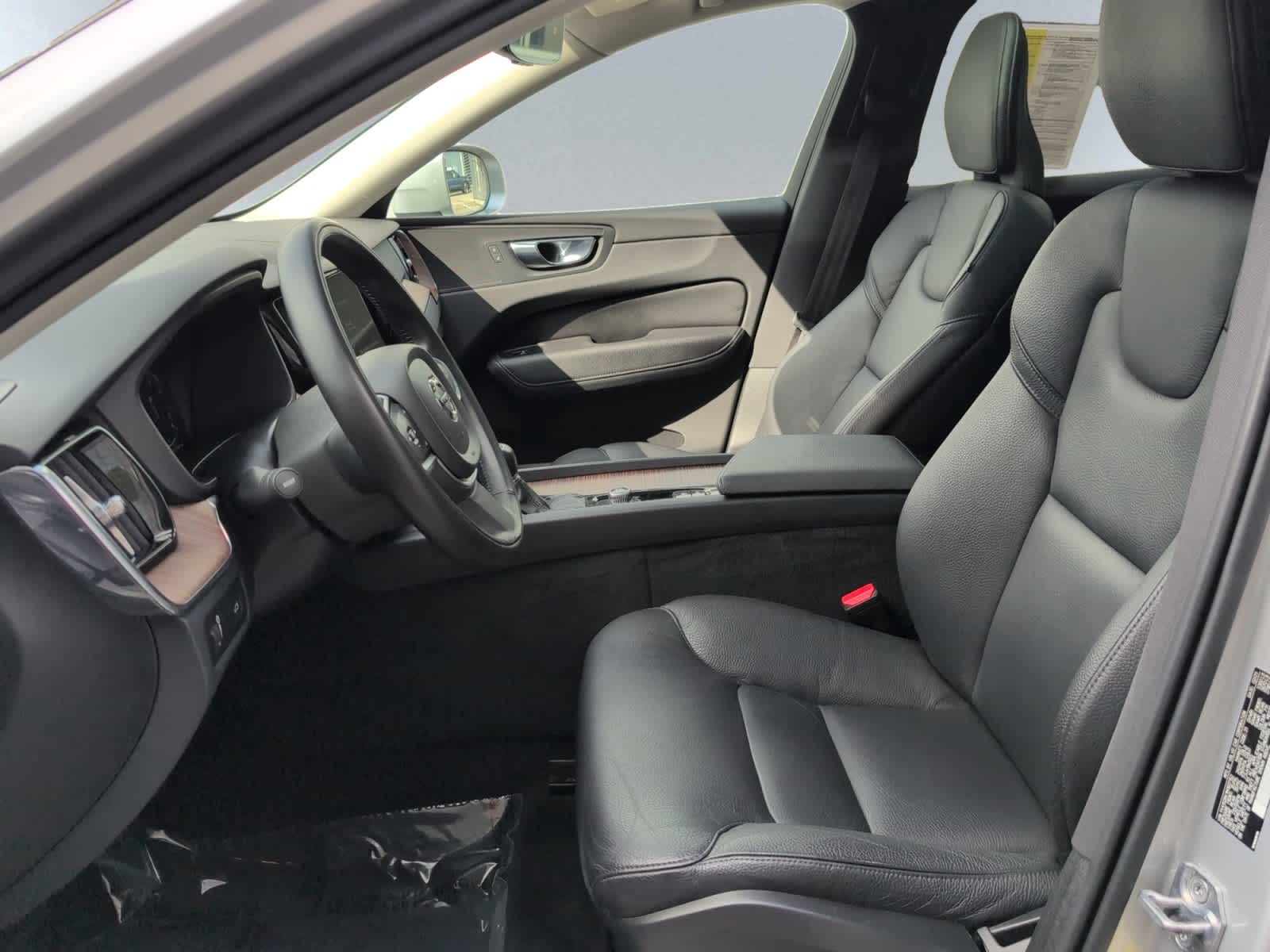 used 2021 Volvo XC60 car, priced at $27,498