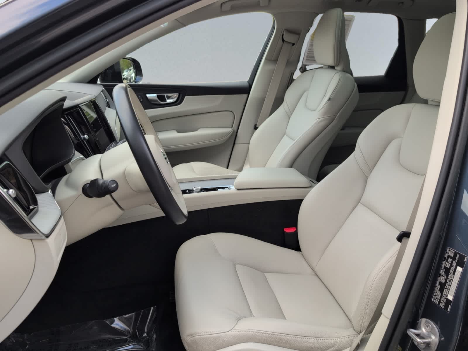 used 2023 Volvo XC60 car, priced at $38,998