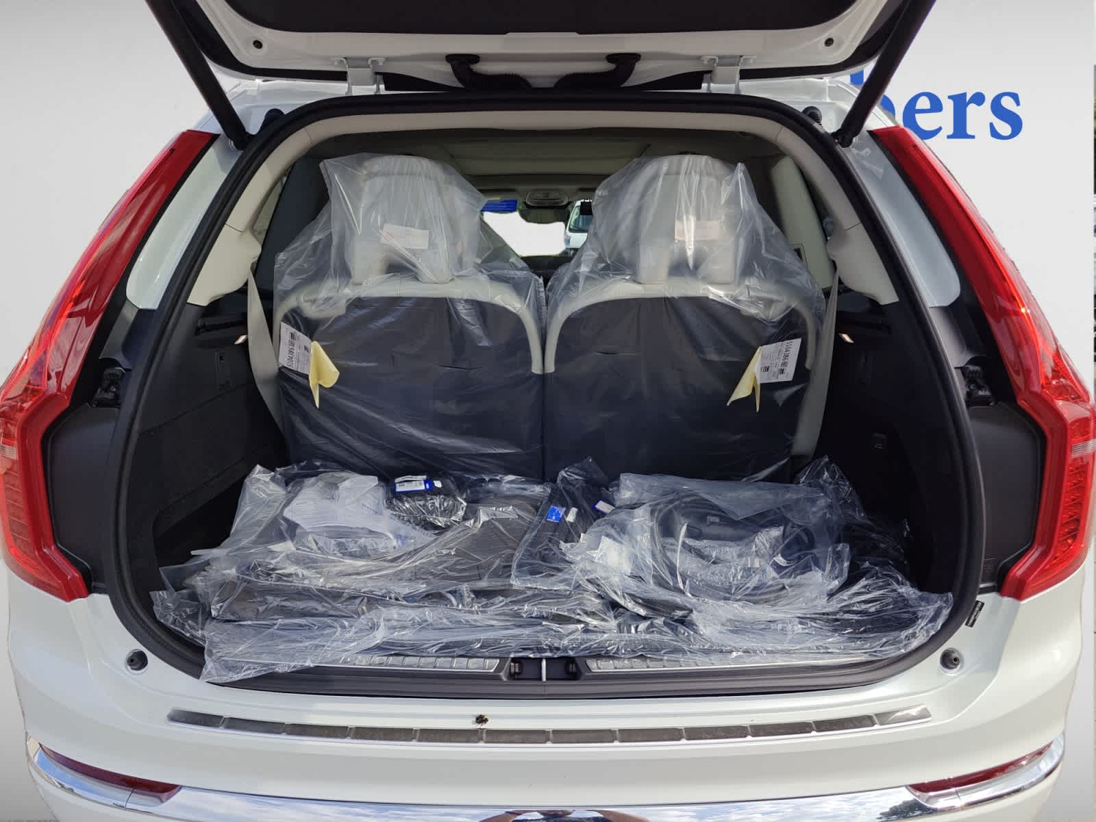 new 2025 Volvo XC90 plug-in hybrid car, priced at $82,155