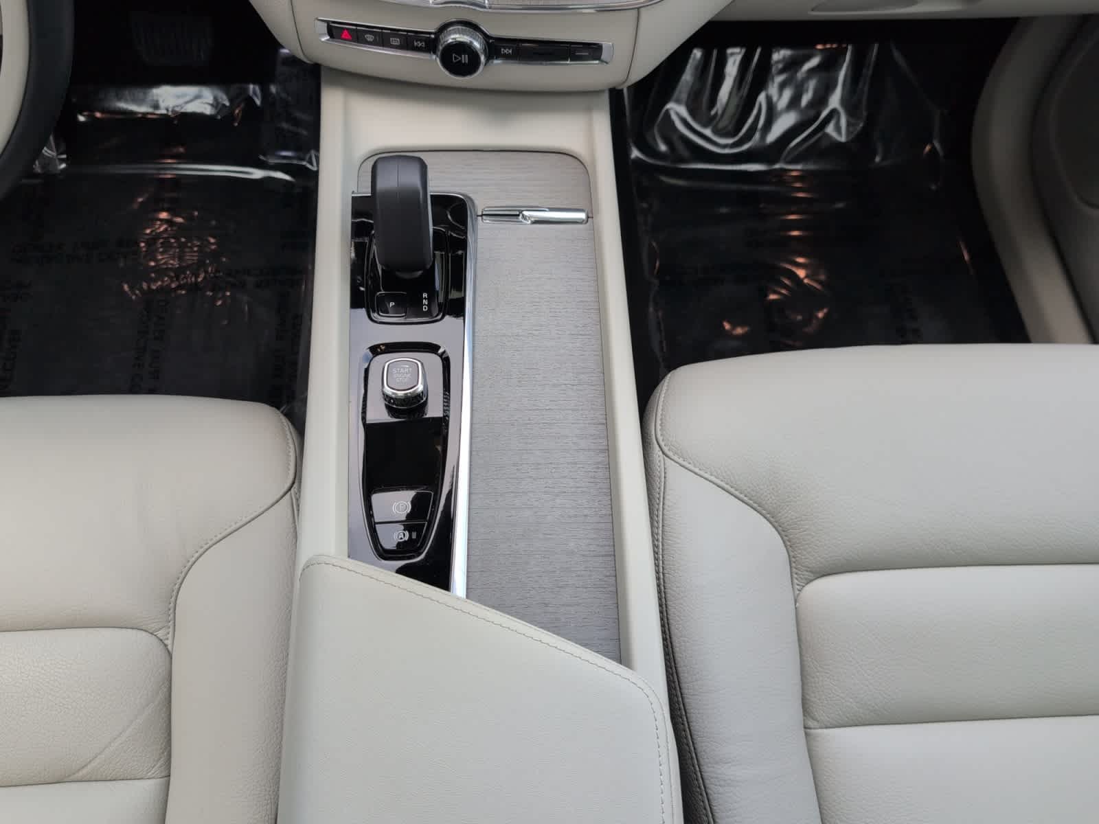 used 2023 Volvo XC60 car, priced at $38,998
