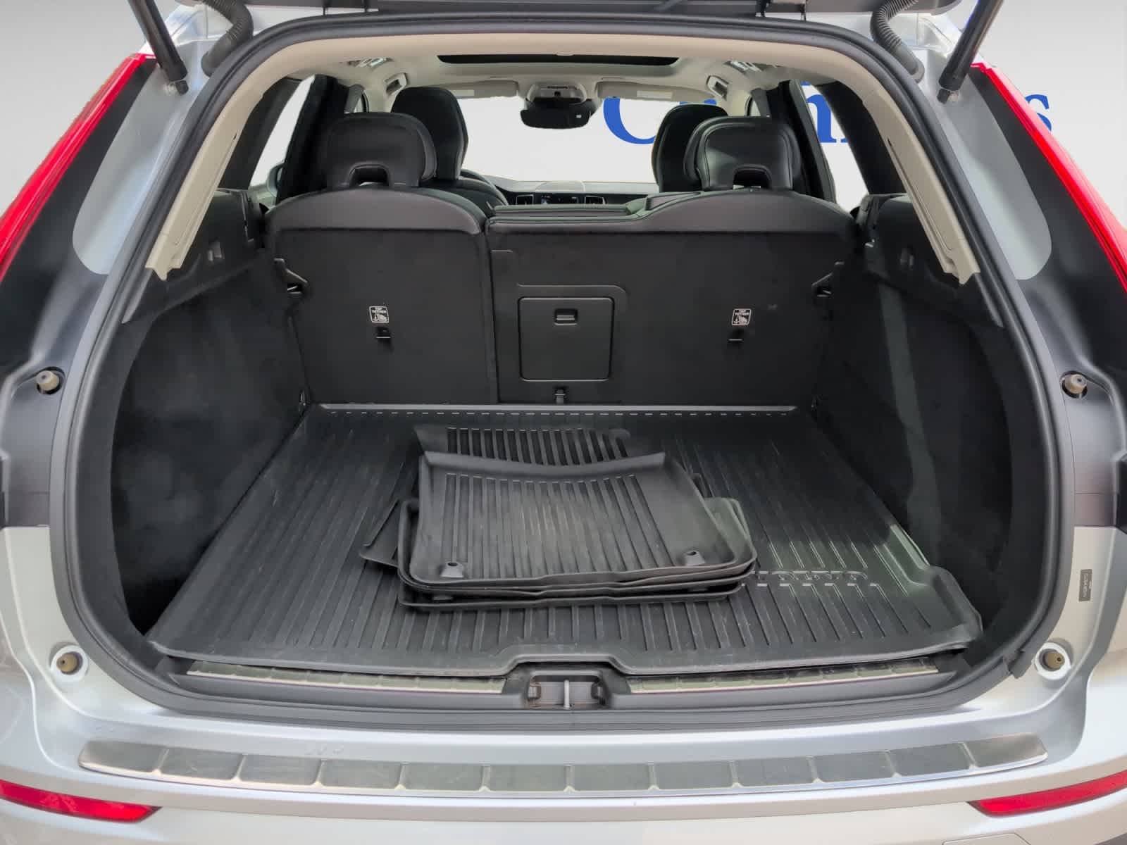 used 2021 Volvo XC60 car, priced at $27,498