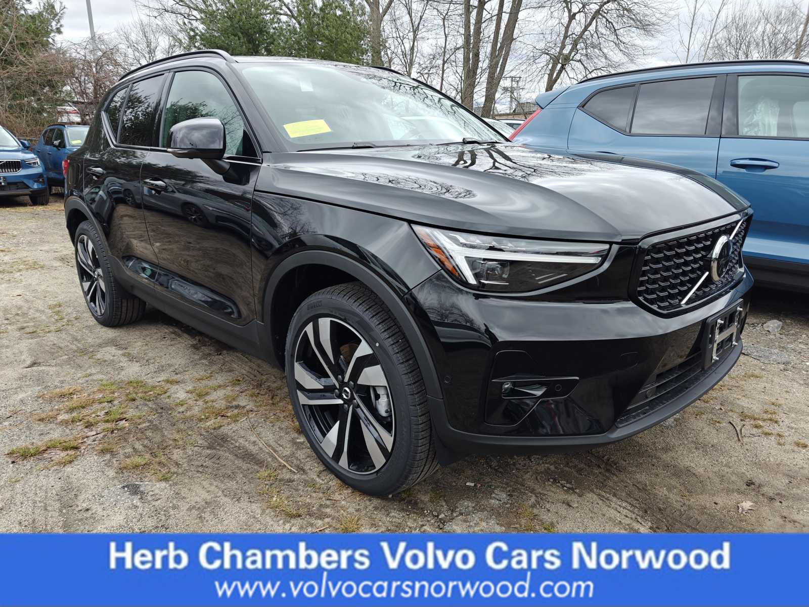 used 2024 Volvo XC40 B5 A ULT car, priced at $43,998