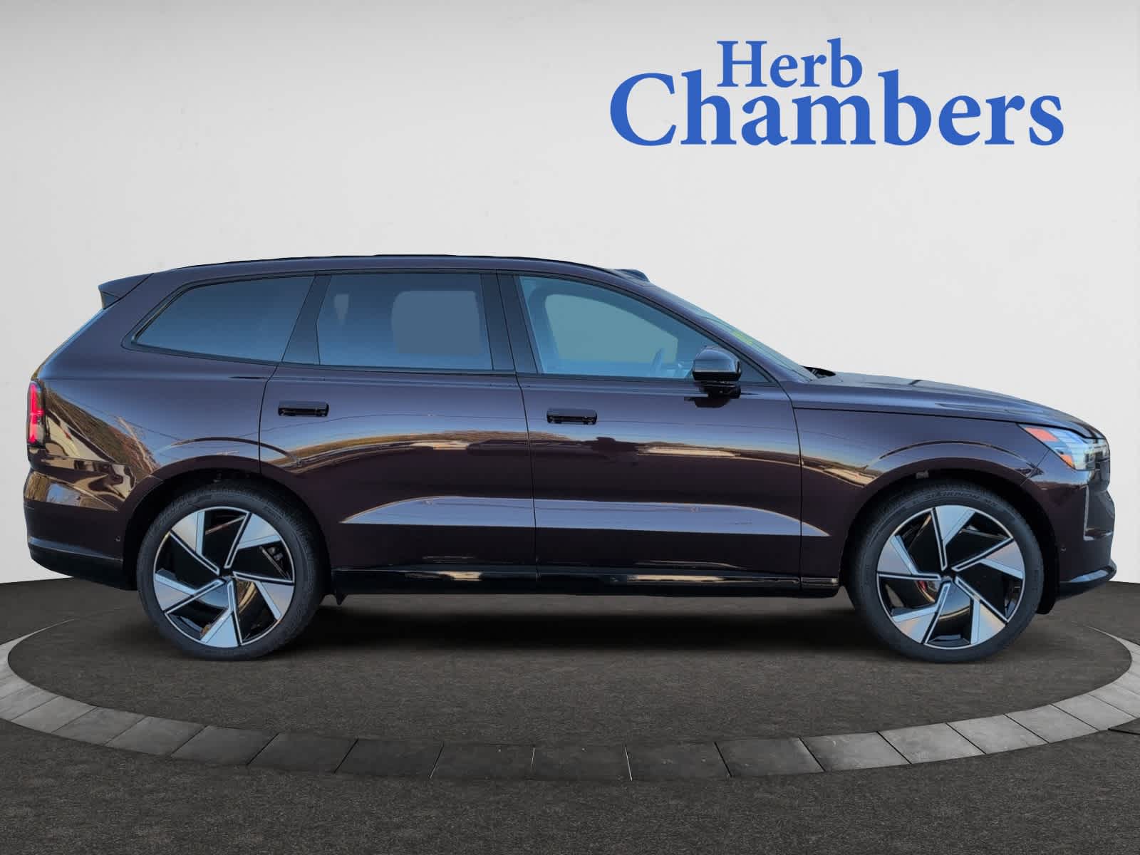 new 2025 Volvo EX90 car, priced at $95,140